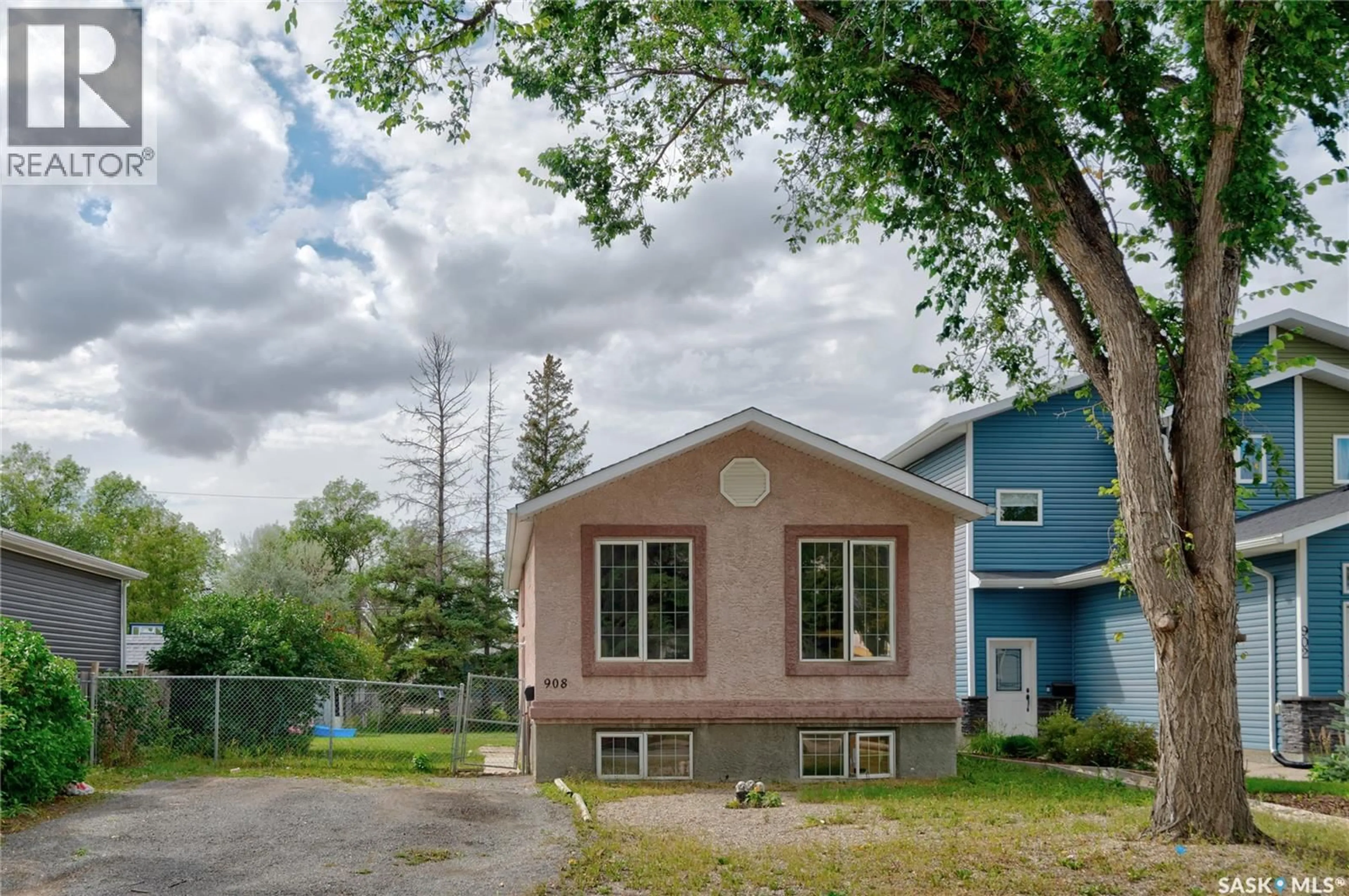 Unknown for 908 CONNAUGHT STREET, Regina Saskatchewan S4T4S6