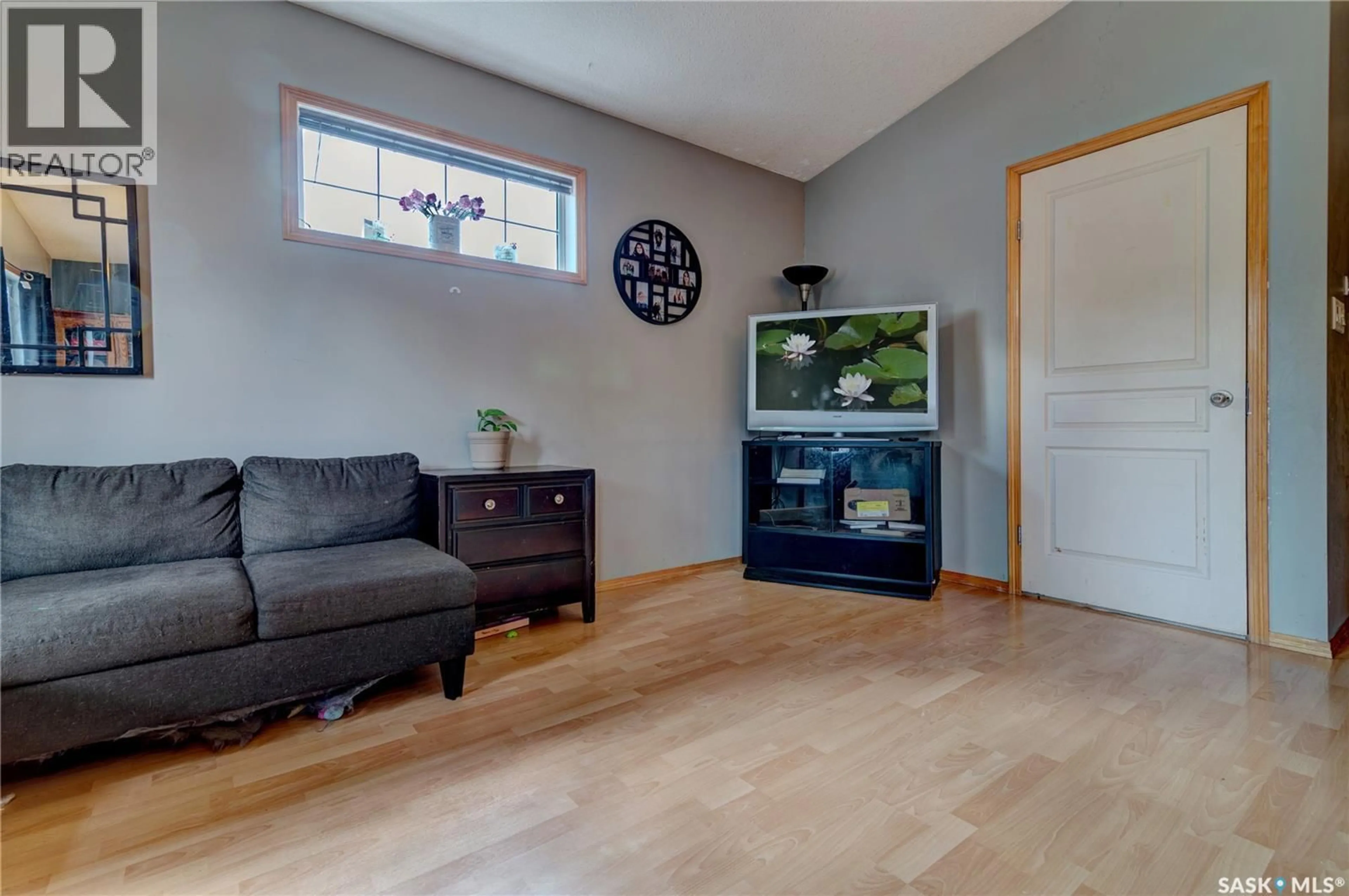 Living room with furniture, unknown for 908 CONNAUGHT STREET, Regina Saskatchewan S4T4S6
