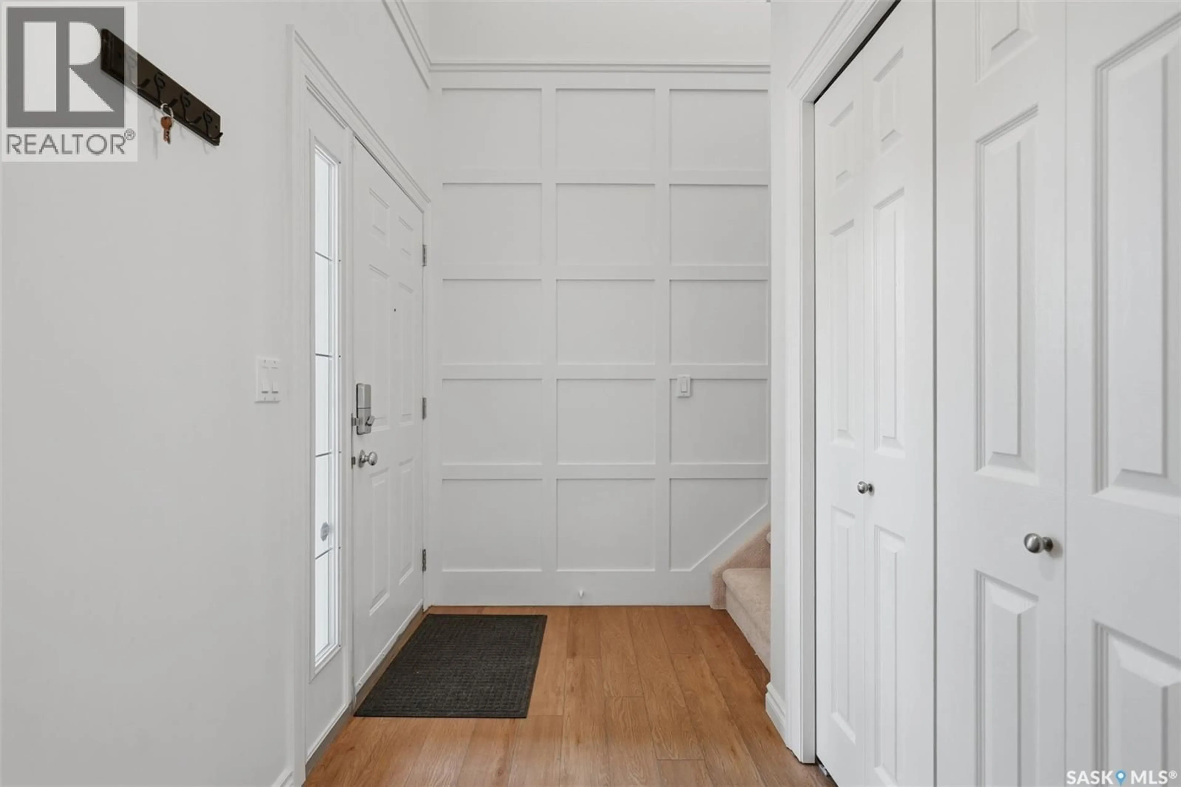 Indoor entryway for 338 STENSRUD ROAD, Saskatoon Saskatchewan S7W1B4