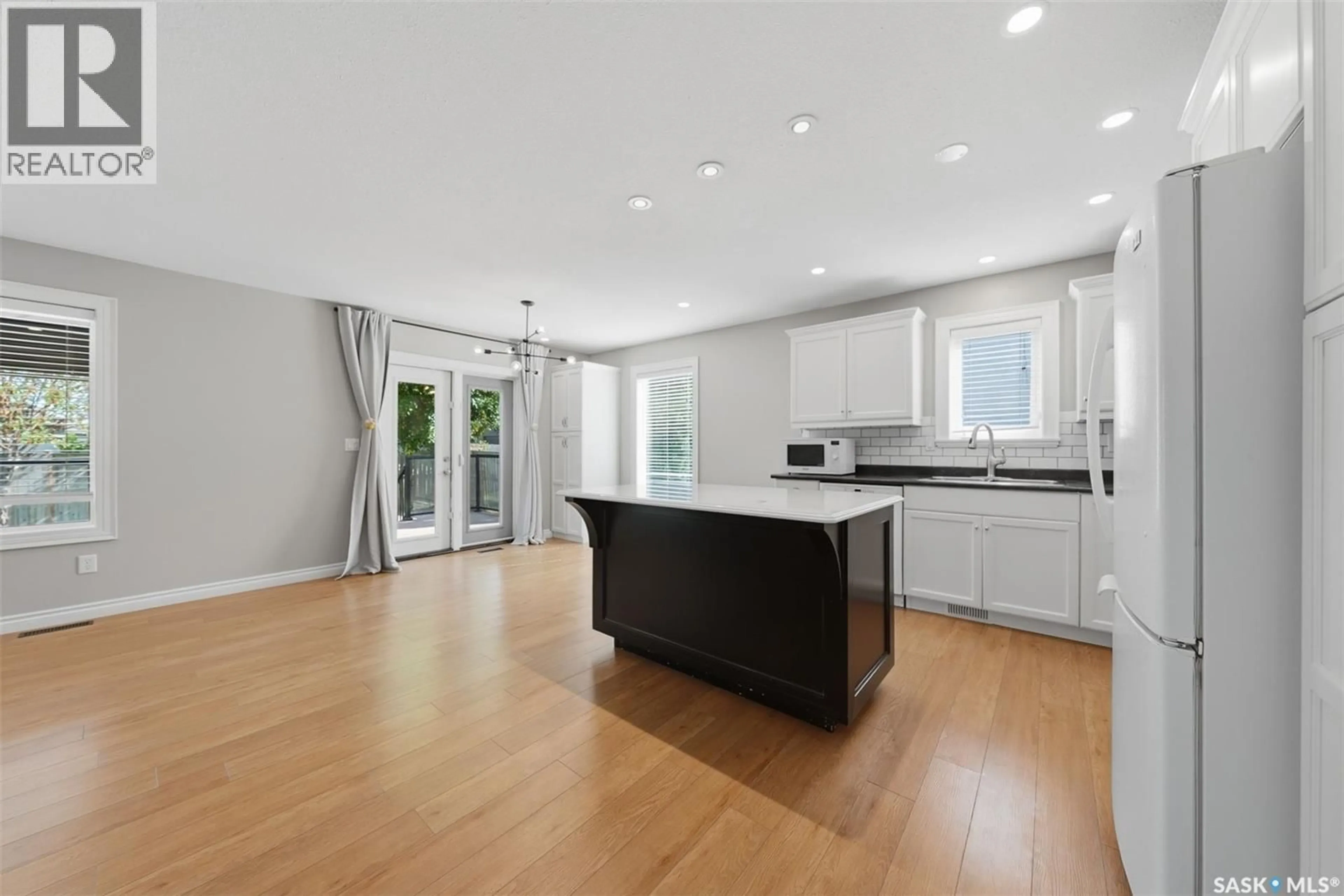 Open concept kitchen, unknown for 338 STENSRUD ROAD, Saskatoon Saskatchewan S7W1B4