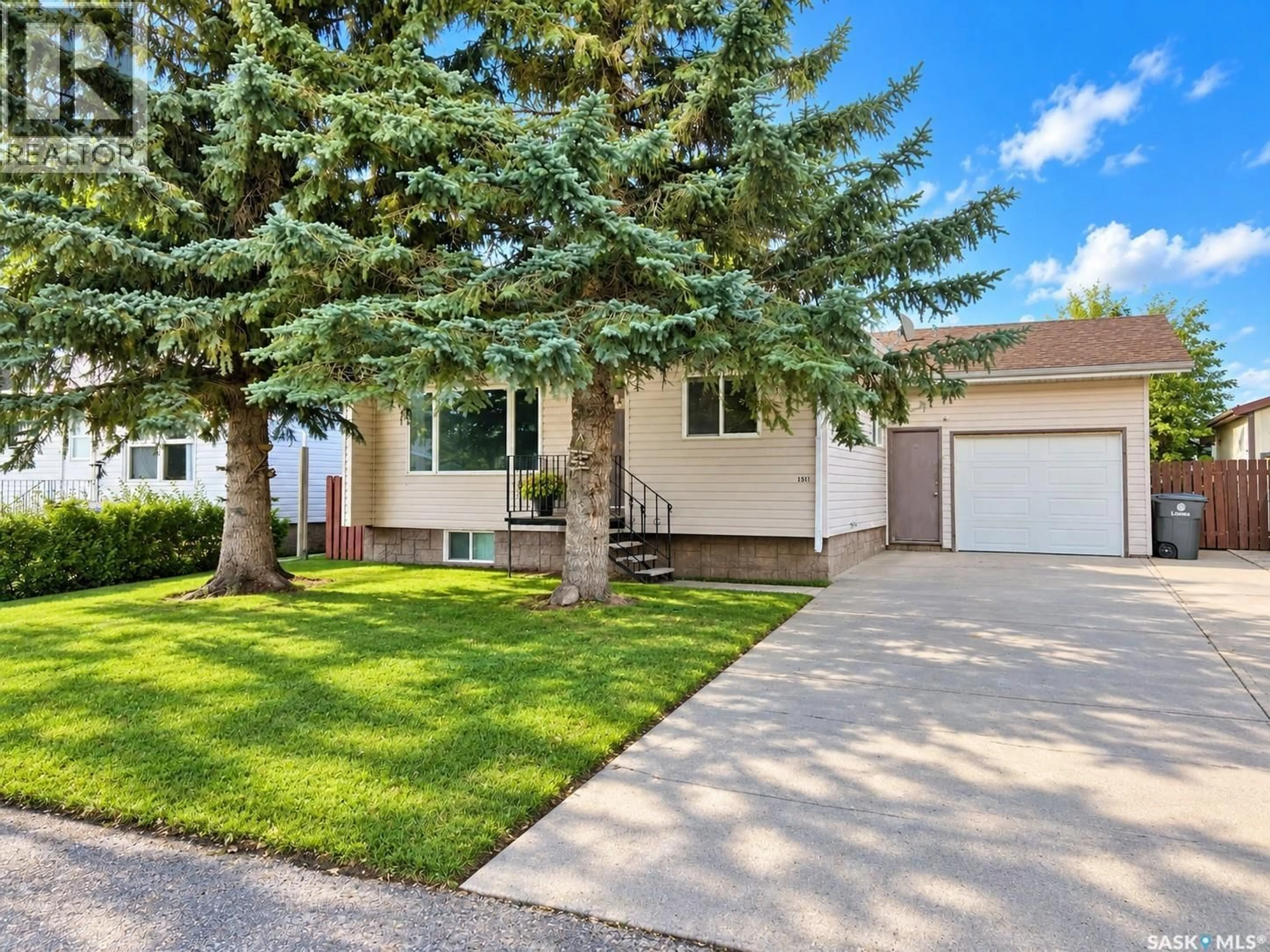 Home with vinyl exterior material, street for 151 MEMORIAL DRIVE, Spiritwood Saskatchewan S0J2M0