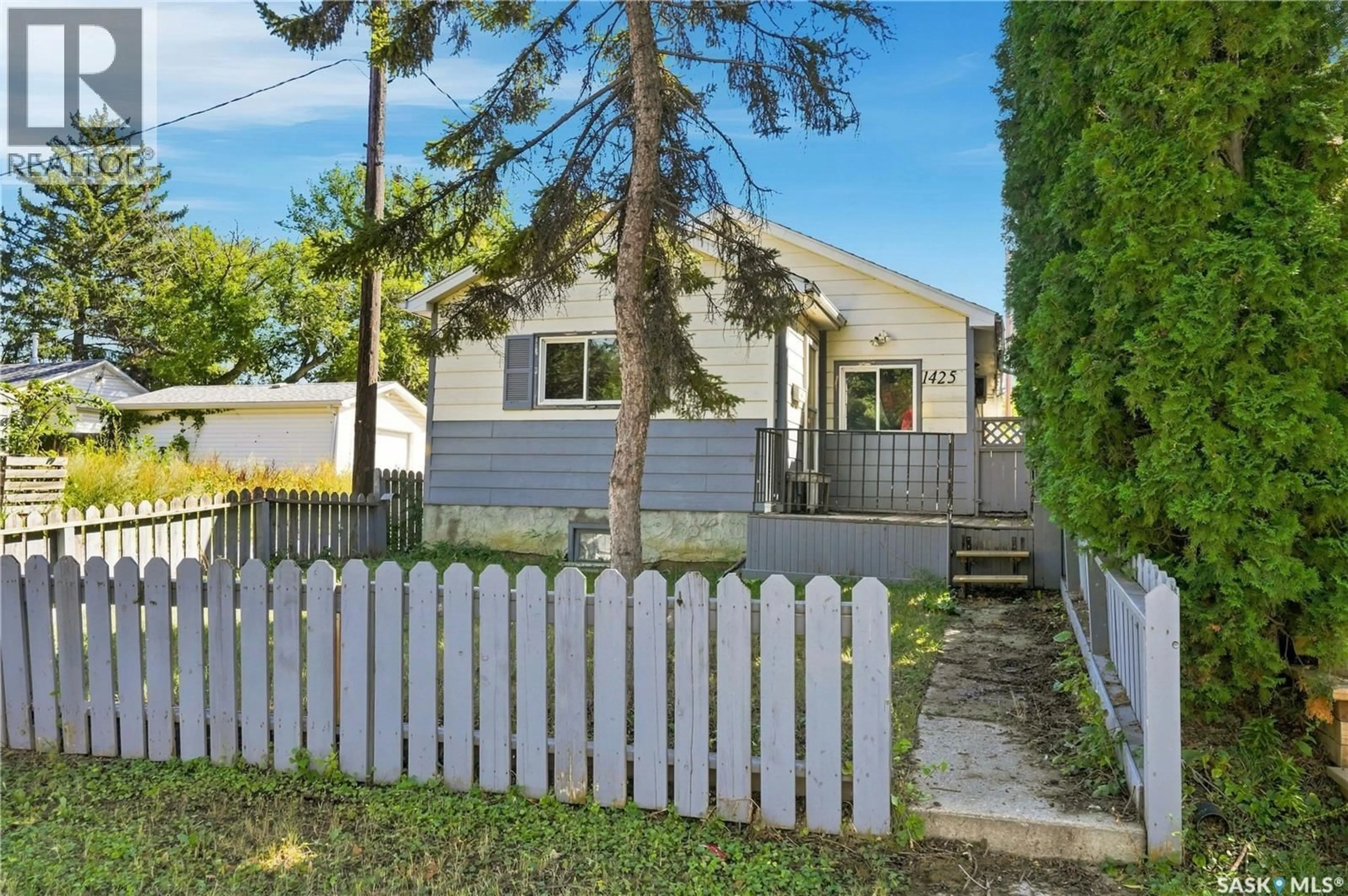 A pic from outside/outdoor area/front of a property/back of a property/a pic from drone, street for 1425 MCINTOSH STREET, Regina Saskatchewan S4T5C4