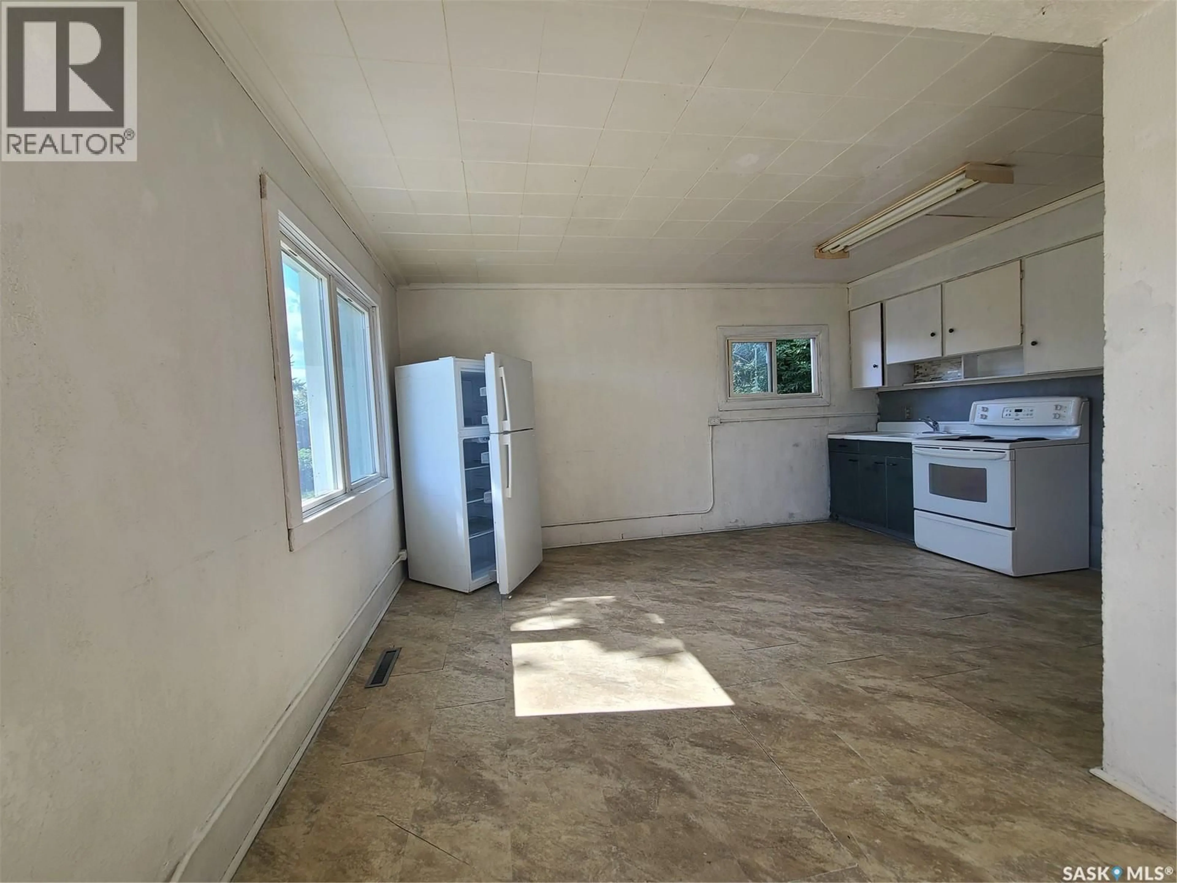 A pic of a room for 130 26TH STREET, Prince Albert Saskatchewan S6V4P9