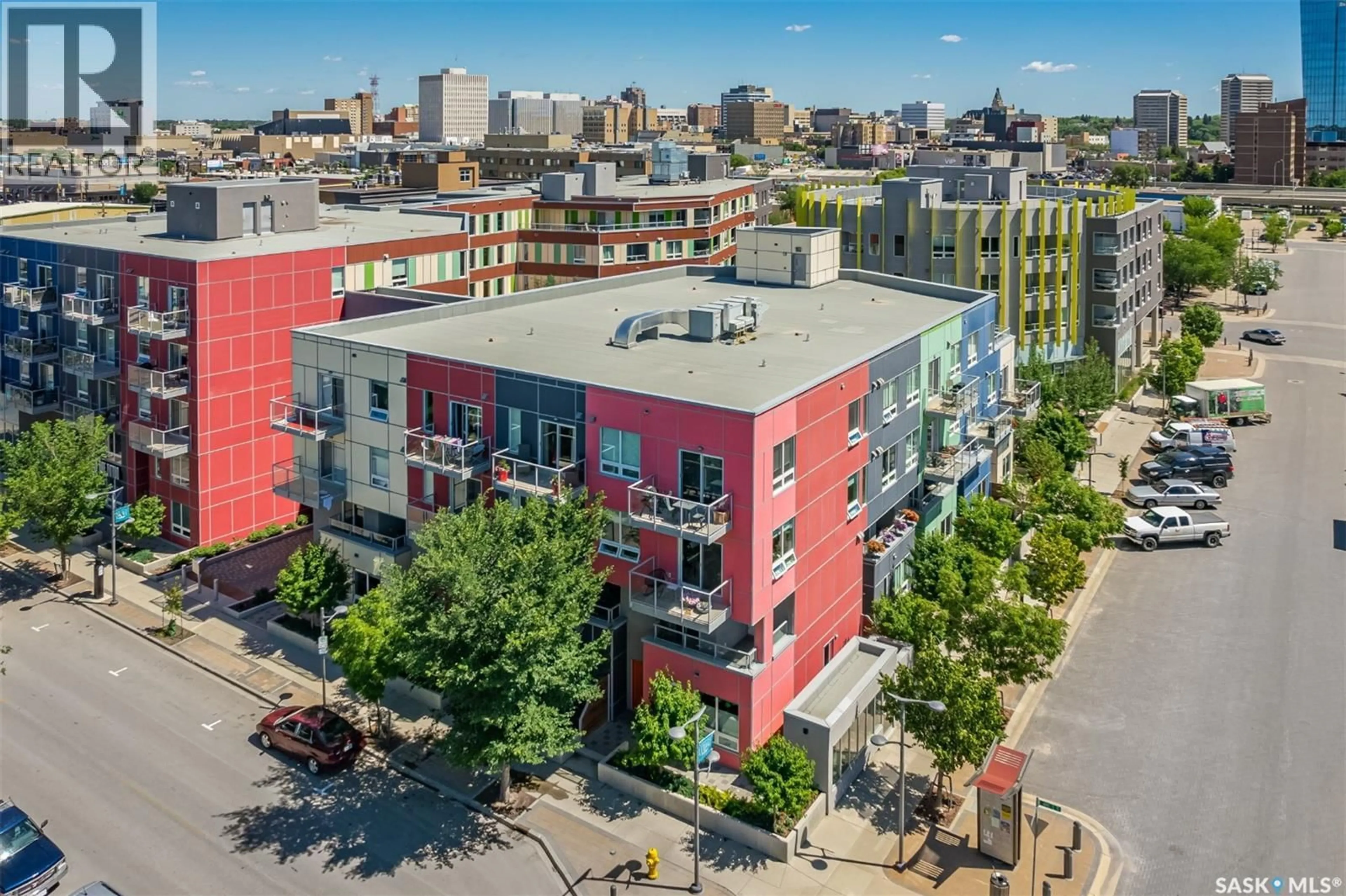 A pic from outside/outdoor area/front of a property/back of a property/a pic from drone, city buildings view from balcony for 418 C AVENUE, Saskatoon Saskatchewan S7M1N6