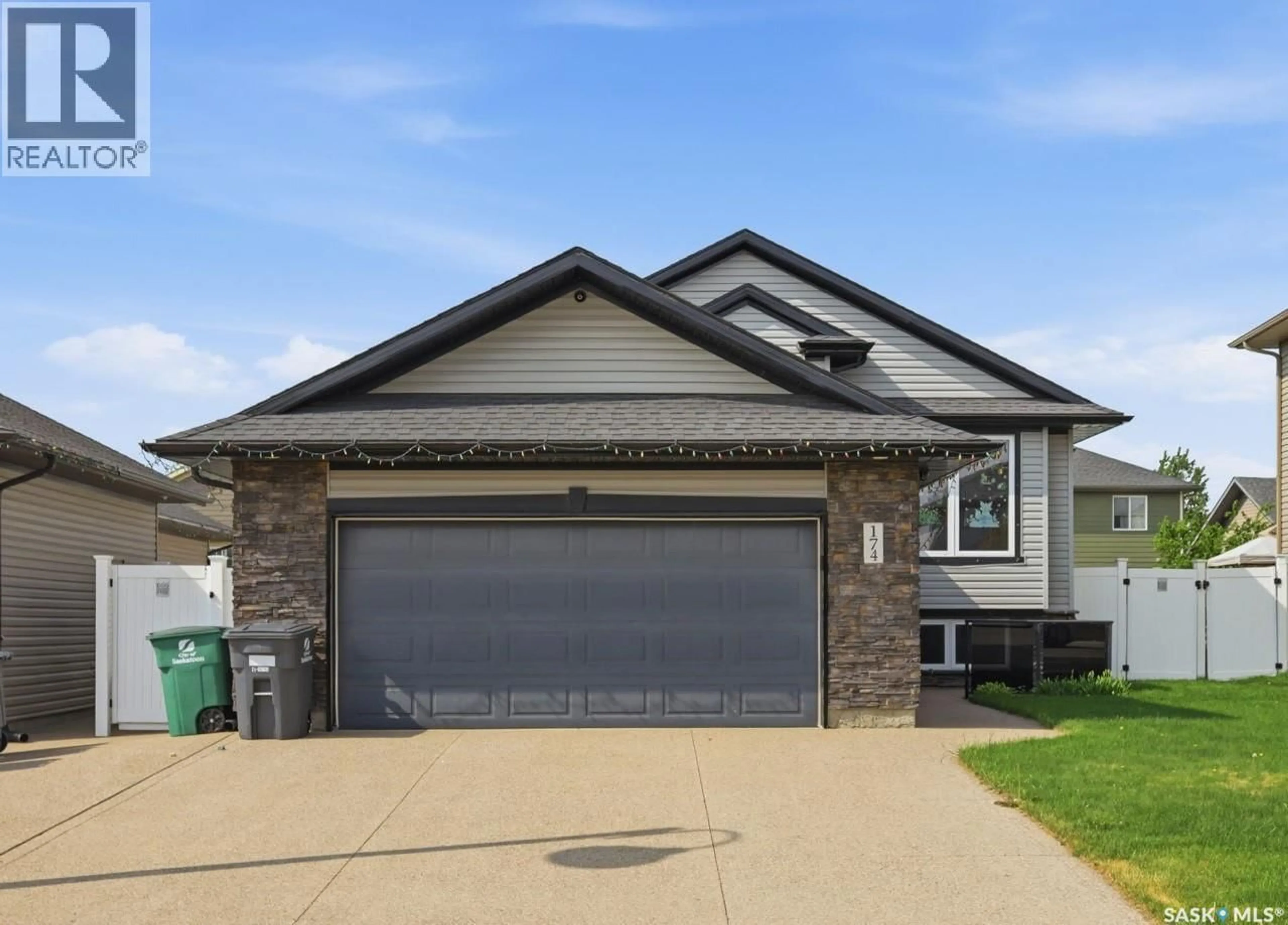 Home with vinyl exterior material, street for 174 WHALLEY CRESCENT, Saskatoon Saskatchewan S7T0H8