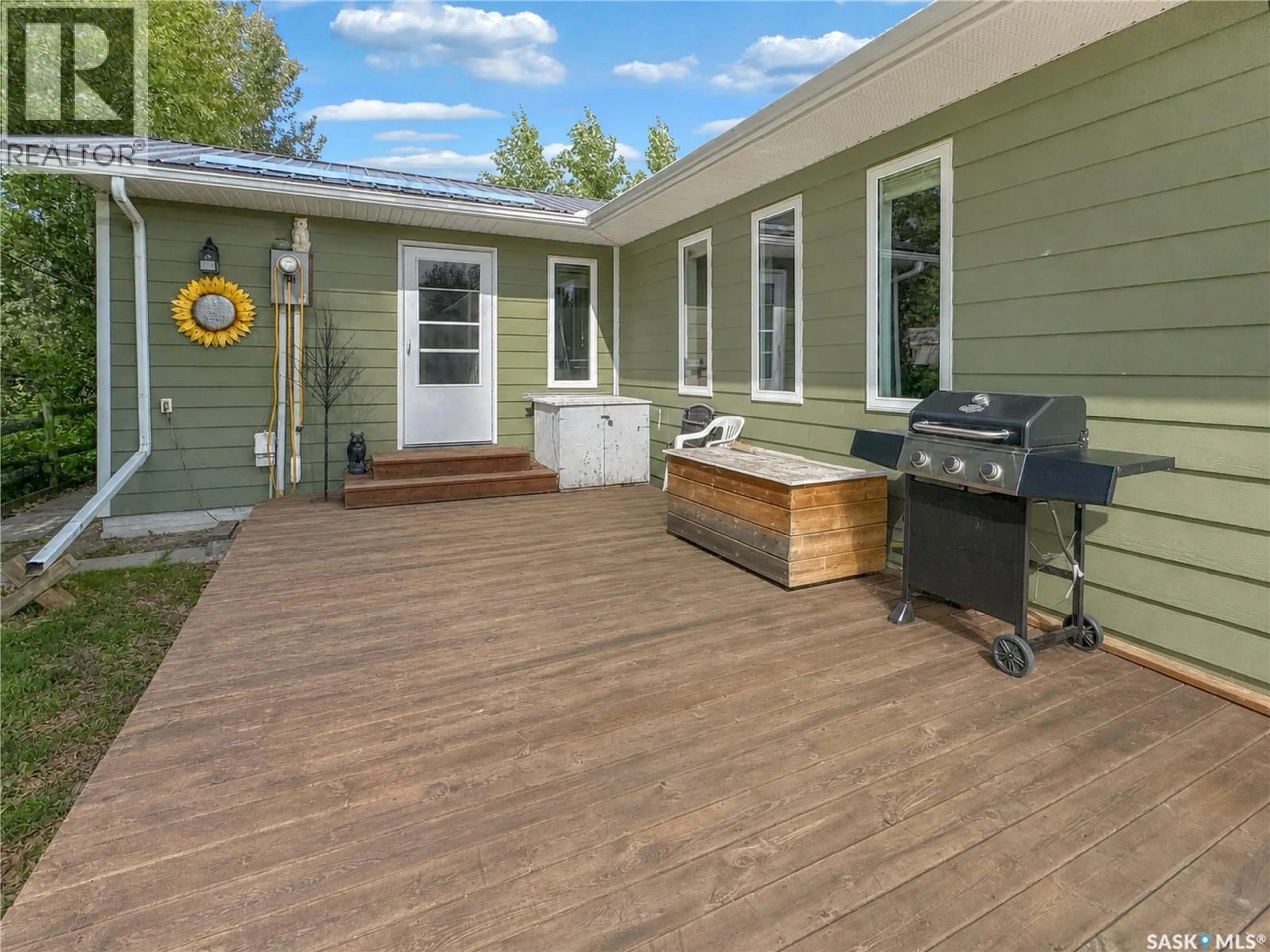 Patio, street for 303 CORRIGAL CRESCENT, Turtle View Saskatchewan S0M1J0