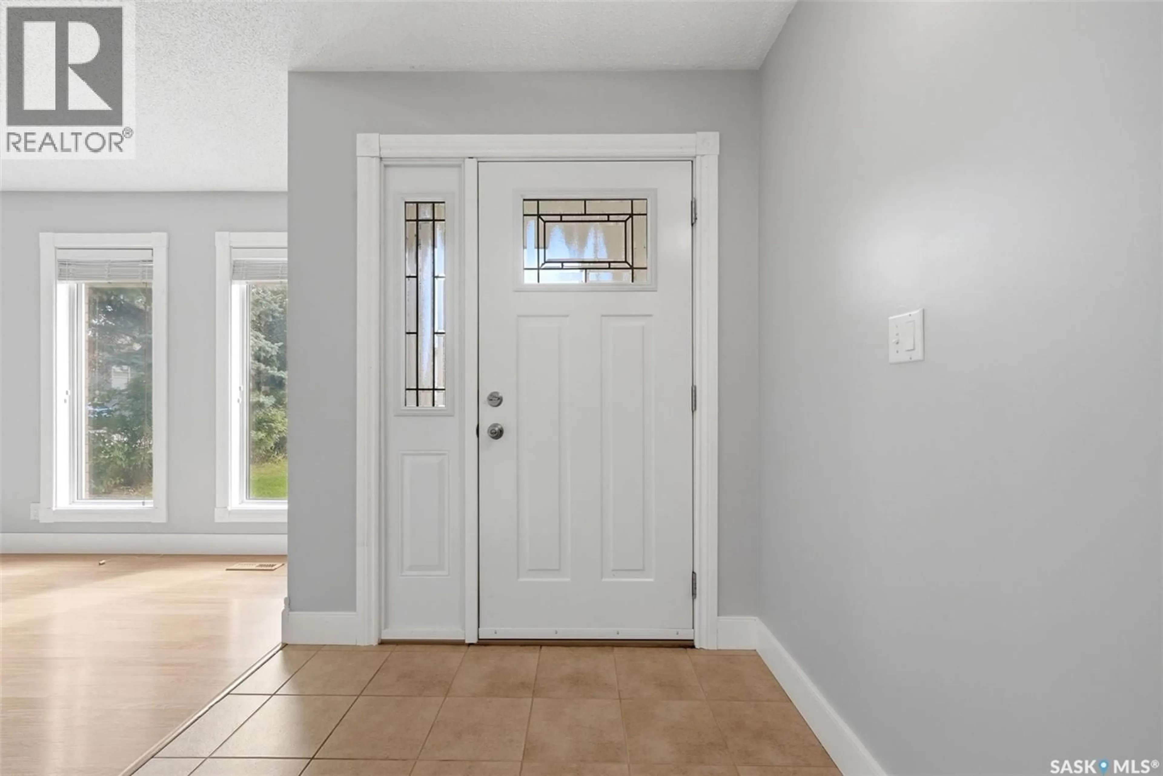 Indoor entryway for 1414 RADWAY STREET, Regina Saskatchewan S4X4A7