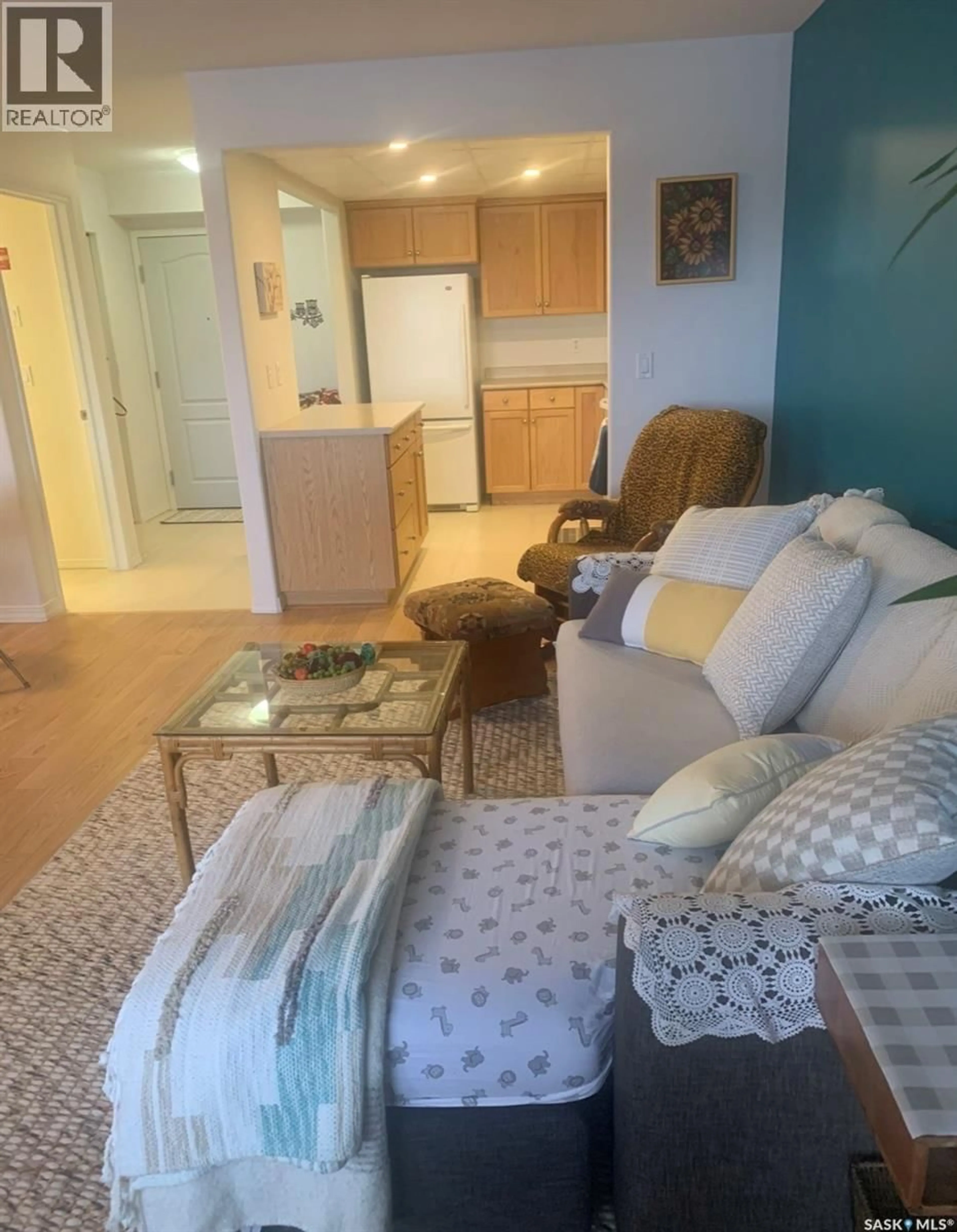 Living room with furniture, unknown for 1622A - 315 1622A ACADIA DRIVE, Saskatoon Saskatchewan S7H5H7