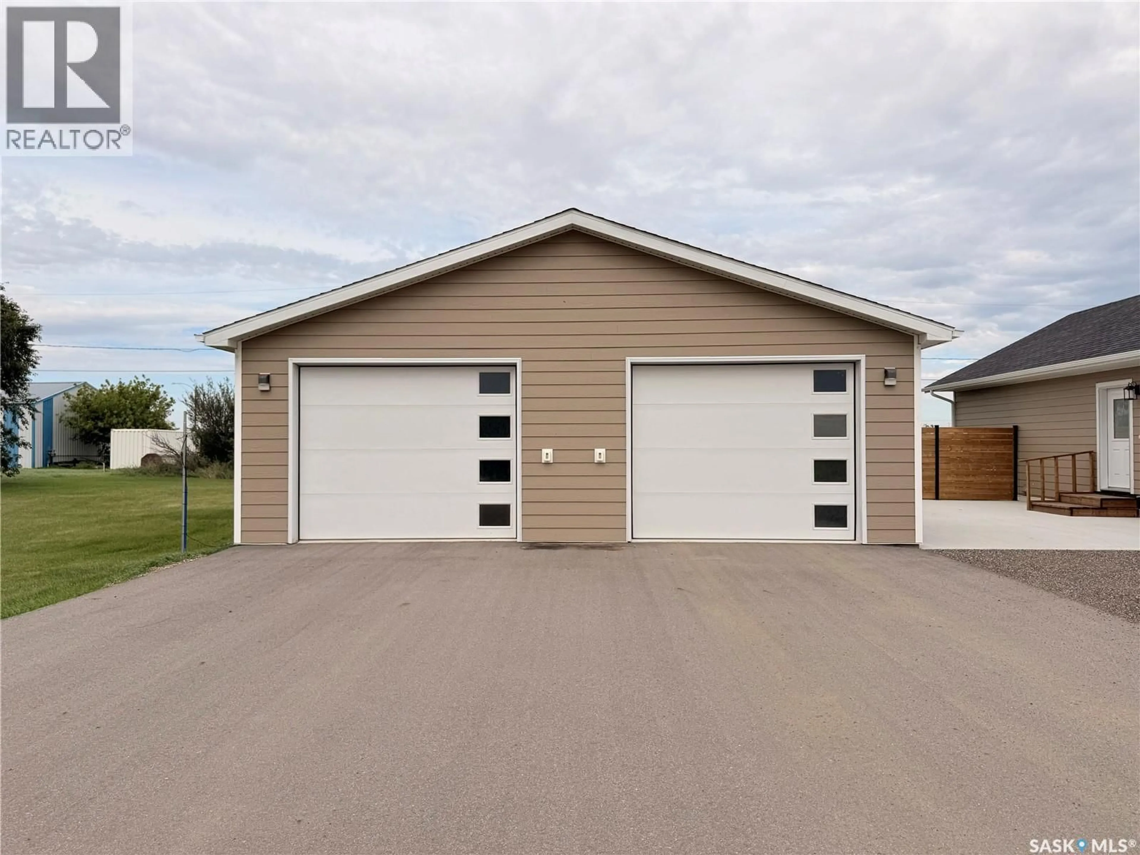 Indoor garage for 337 RAILWAY AVENUE, Broderick Saskatchewan S0H0L0