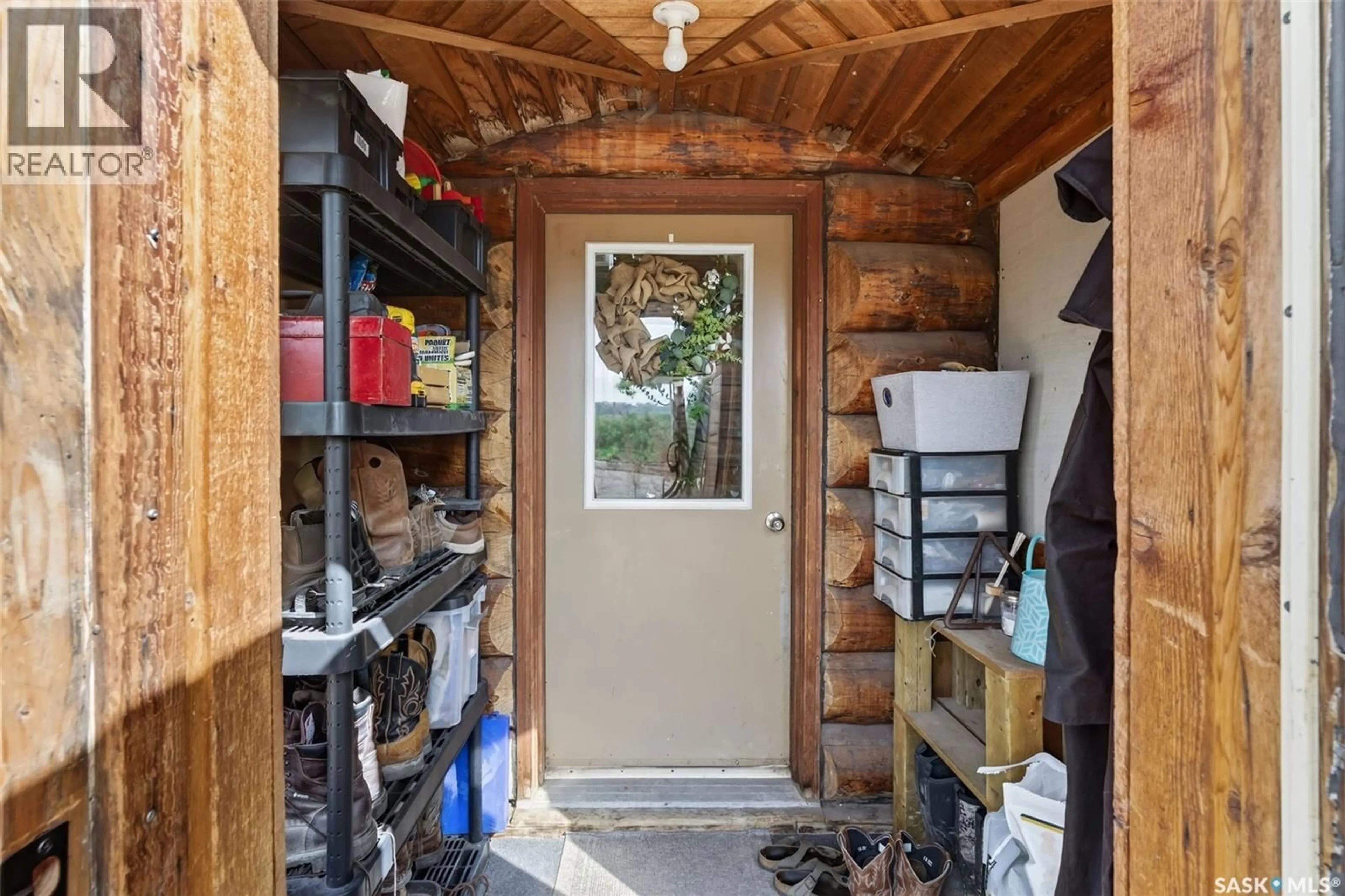 Indoor entryway for BOWMAN ACREAGE, Humboldt Rm No. 370 Saskatchewan S0K2A0