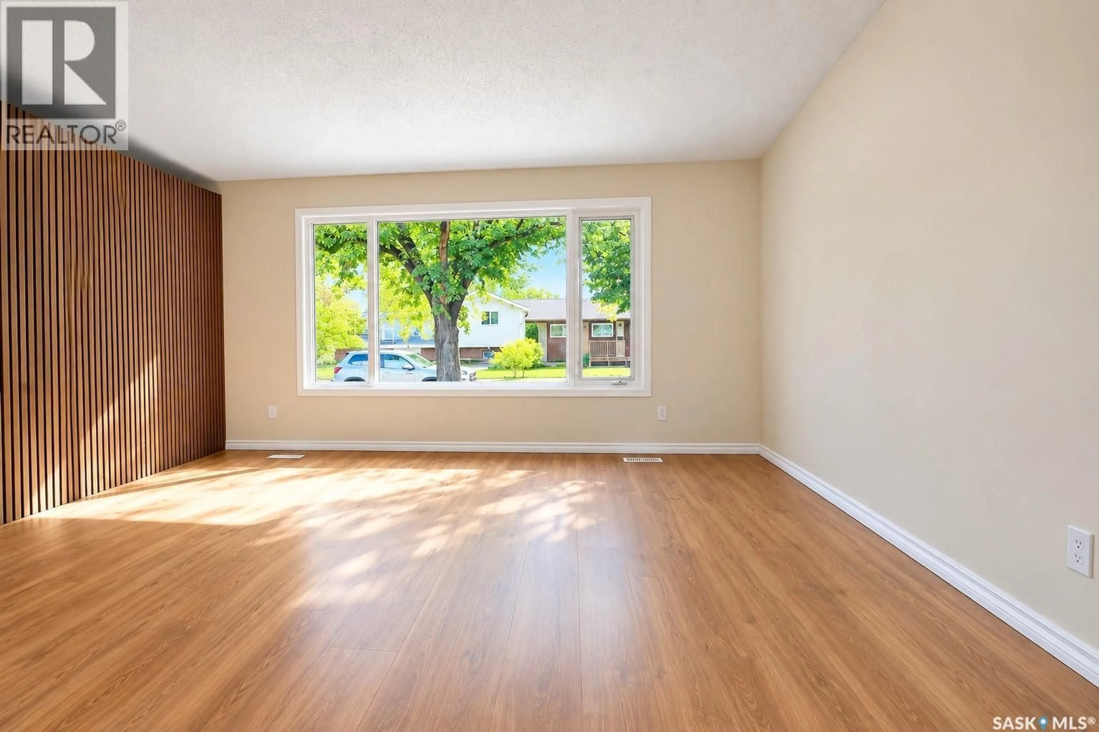 A pic of a room for 910 DEVONSHIRE DRIVE, Regina Saskatchewan S4X2L8