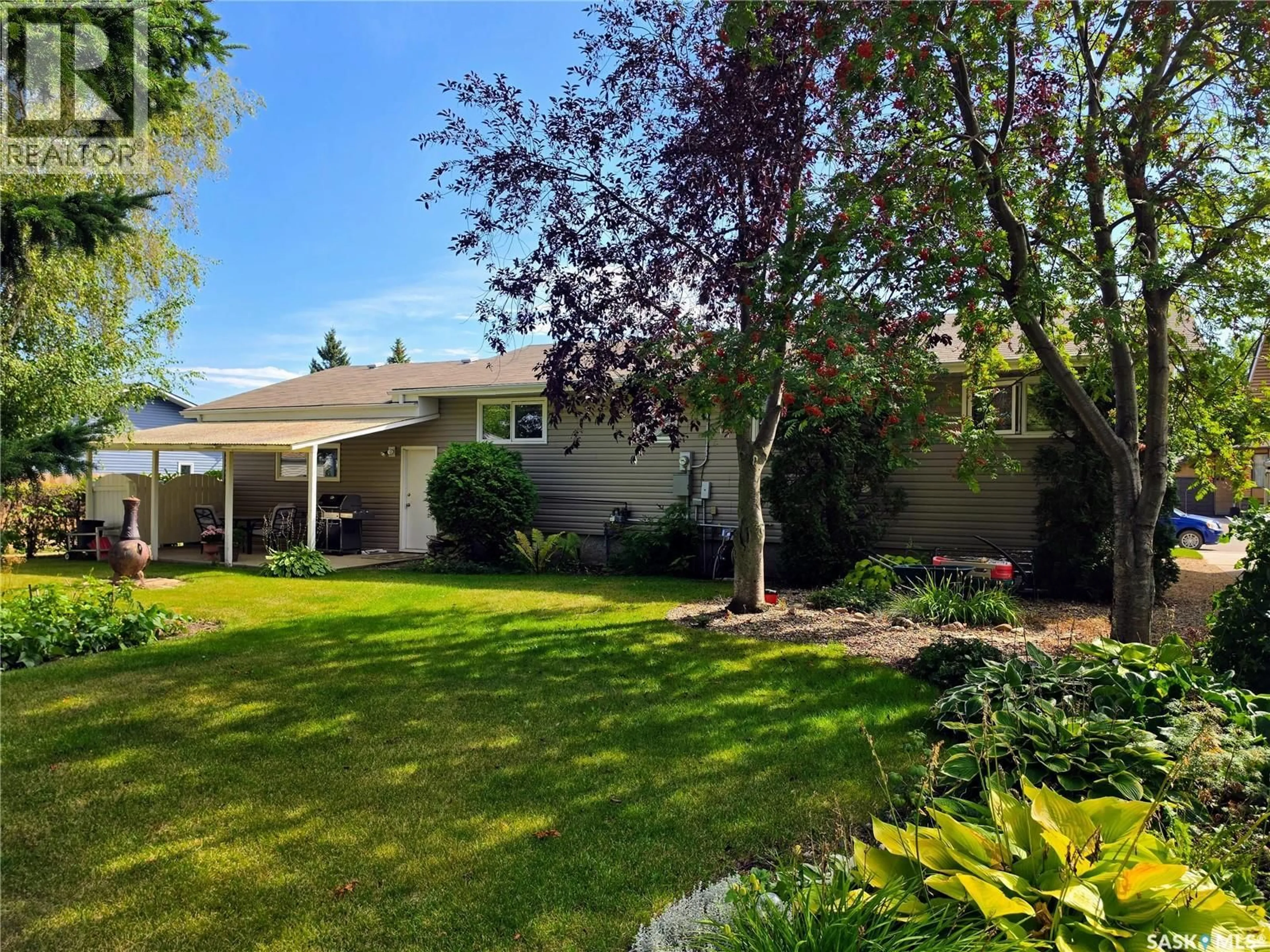A pic from outside/outdoor area/front of a property/back of a property/a pic from drone, street for 3 SWAIN CRESCENT, Humboldt Saskatchewan S0K2A0