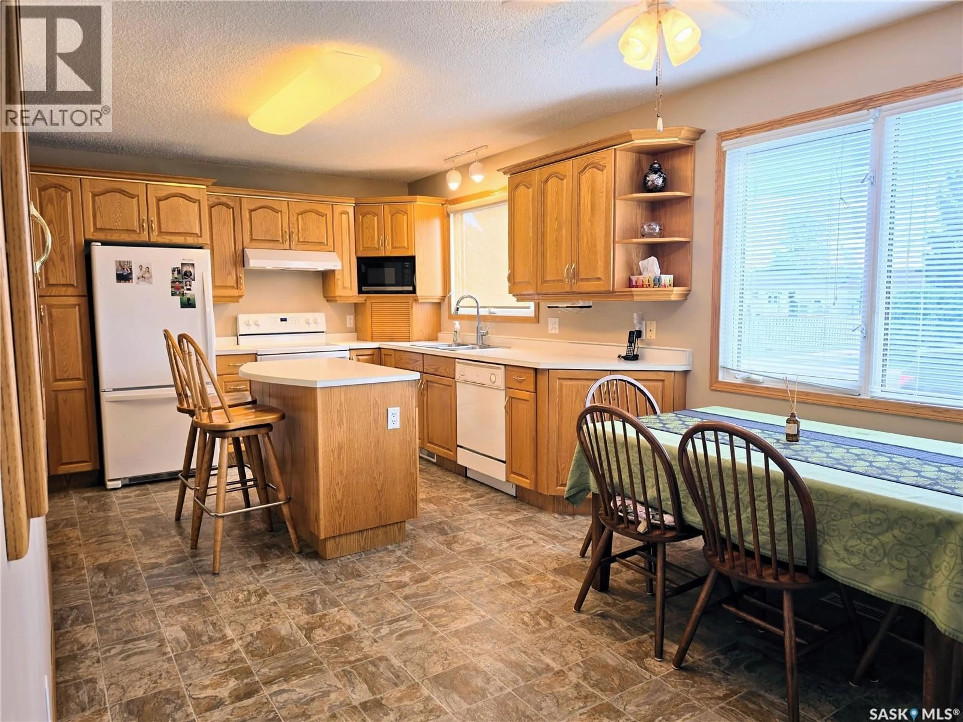 Open concept kitchen, unknown for 3 SWAIN CRESCENT, Humboldt Saskatchewan S0K2A0