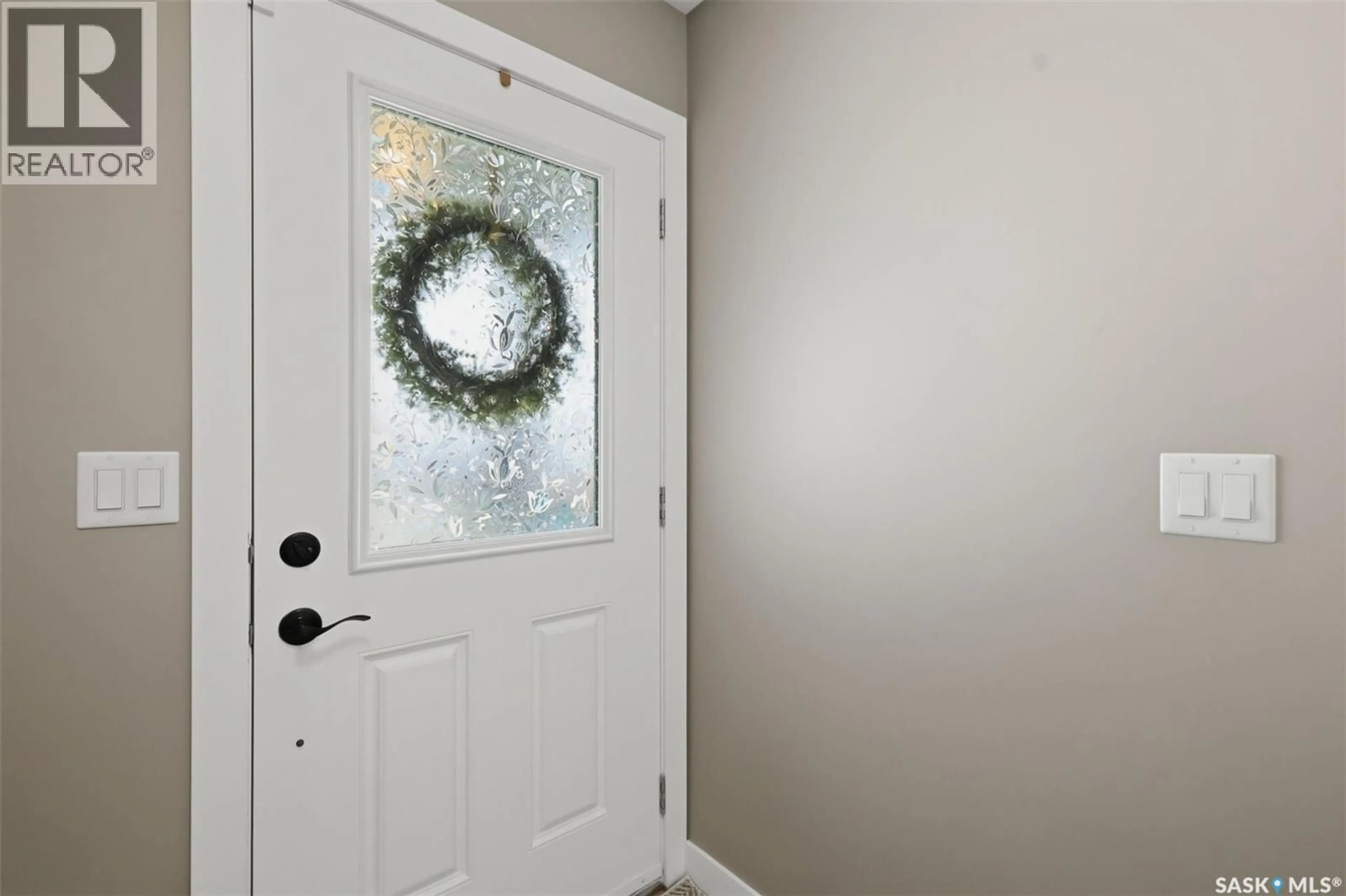 Indoor entryway for 145 COWAN CRESCENT, Martensville Saskatchewan S0K2T1