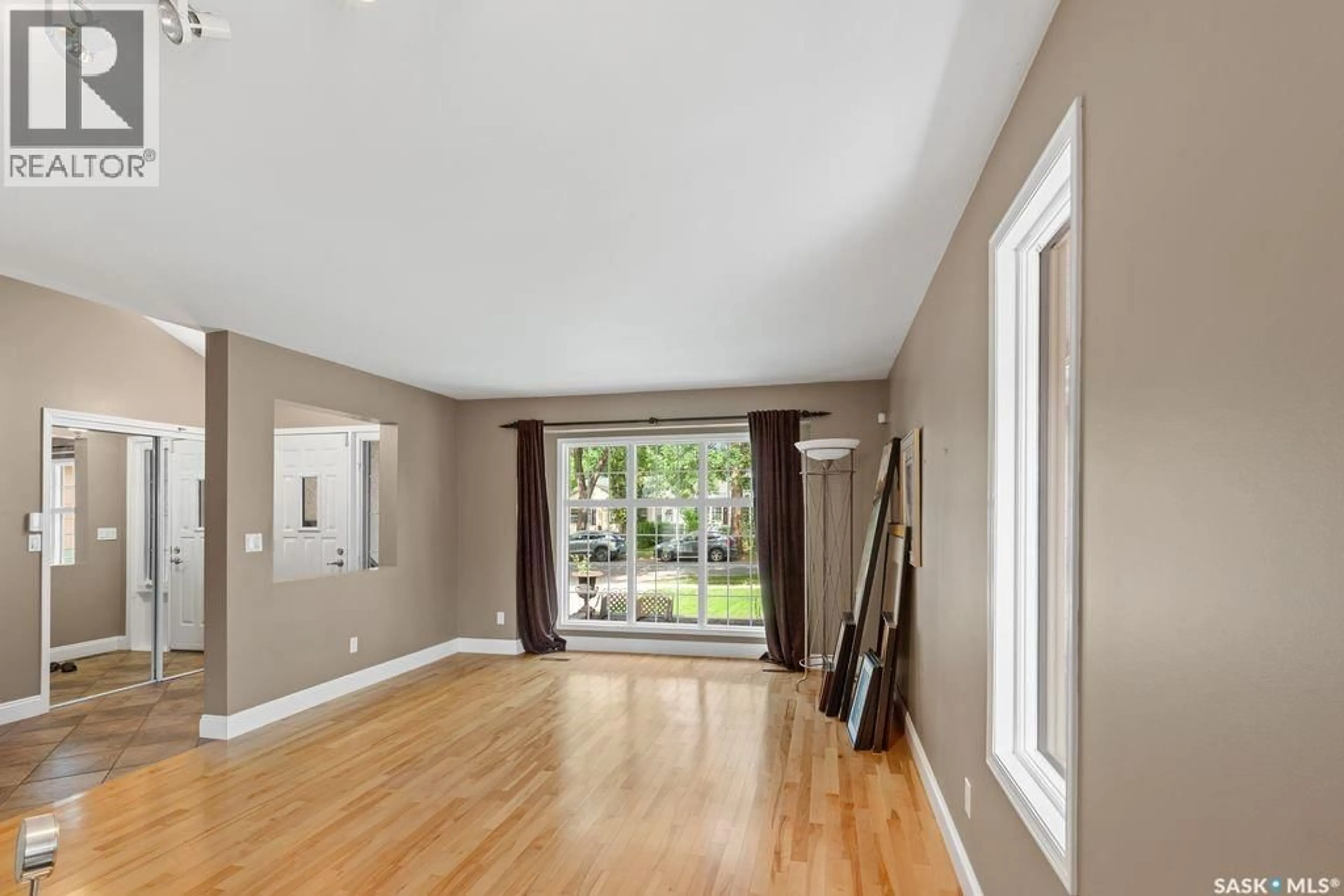 Indoor entryway for 1036 OSLER STREET, Saskatoon Saskatchewan S7N0T4