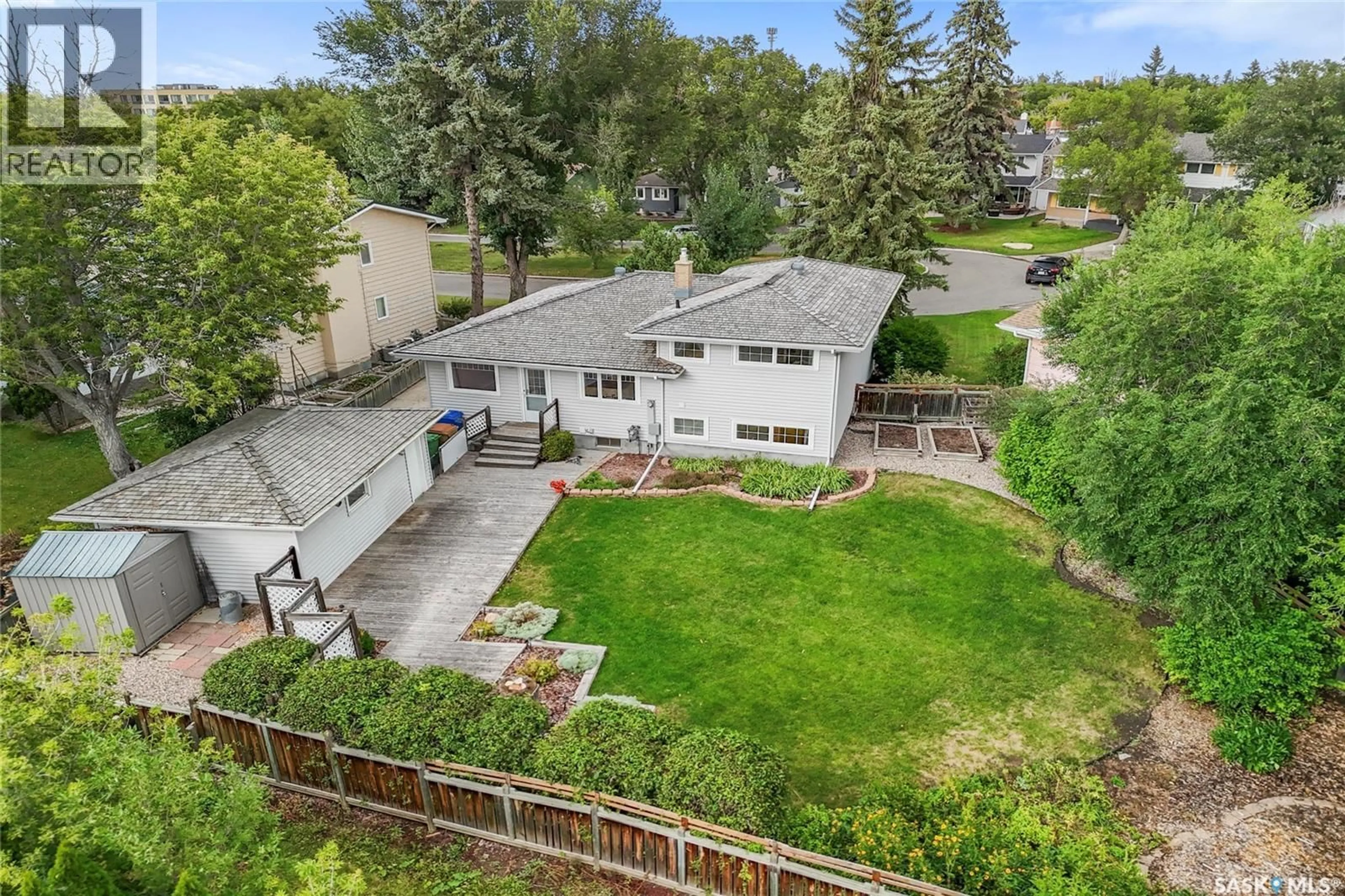 A pic from outside/outdoor area/front of a property/back of a property/a pic from drone, unknown for 9 DUNN PLACE, Regina Saskatchewan S4S4J4