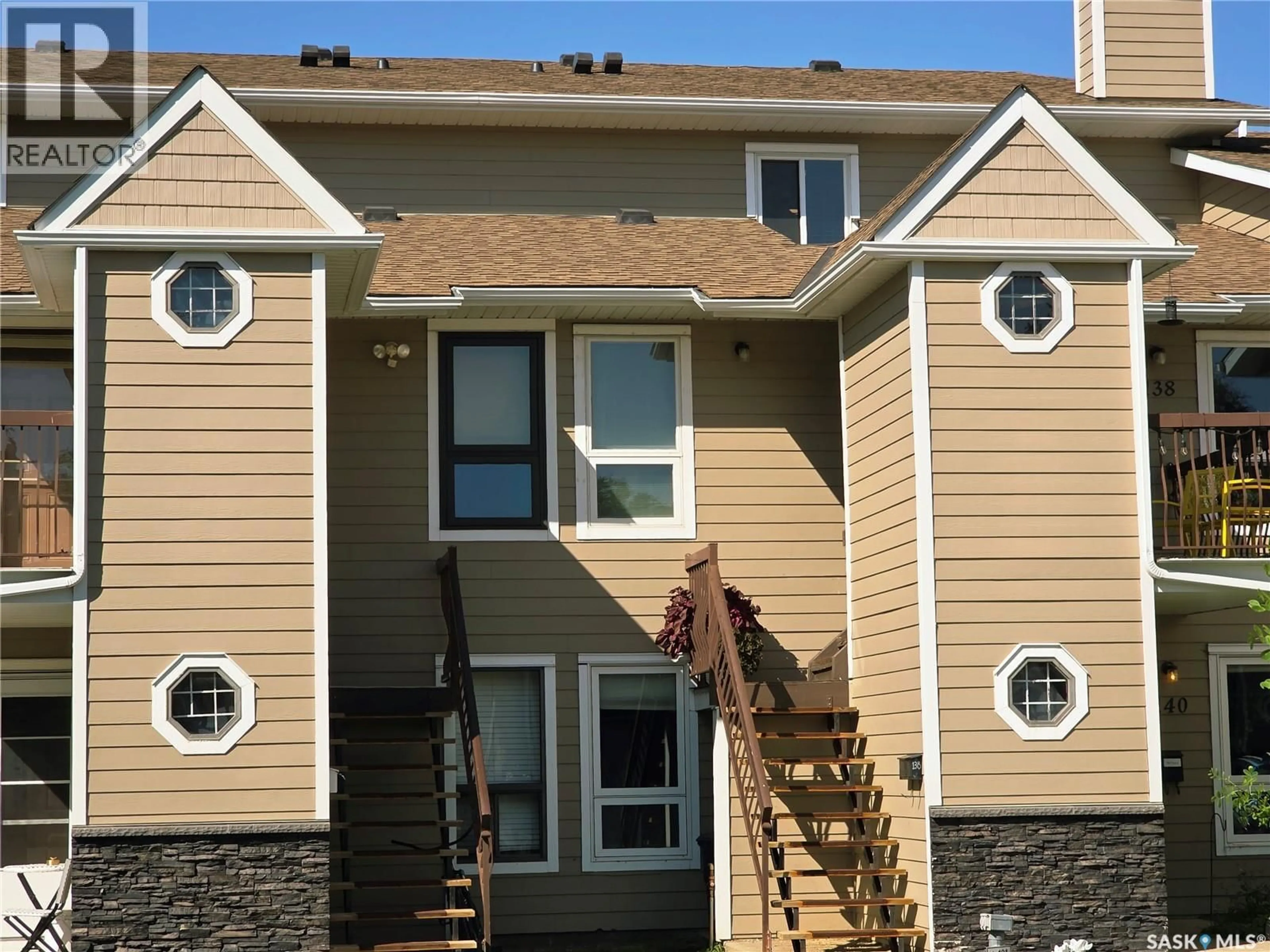 Home with vinyl exterior material, street for 138 CEDAR MEADOW DRIVE, Regina Saskatchewan S4X3J6