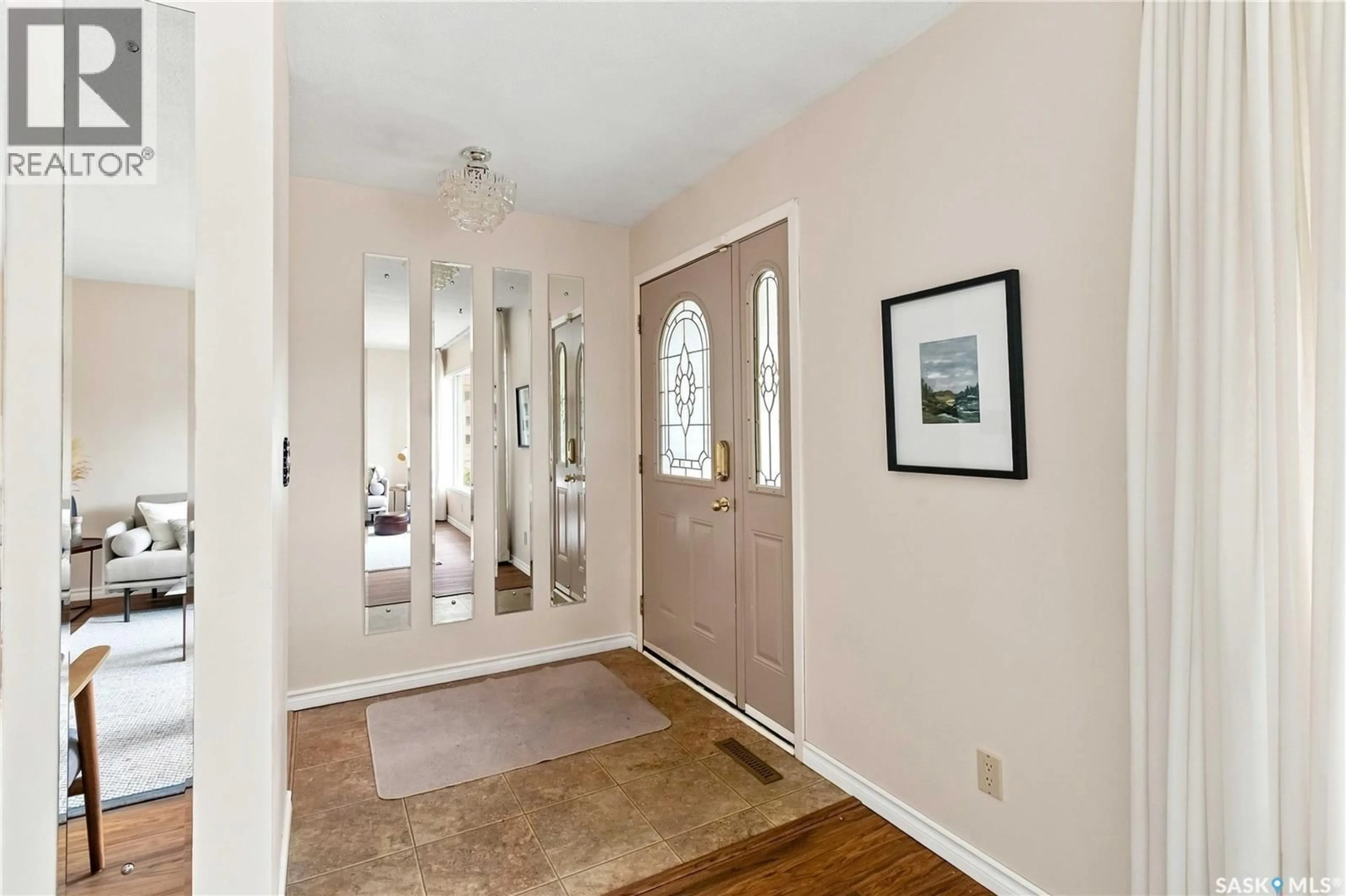 Indoor entryway for 86 BROWN CRESCENT, Saskatoon Saskatchewan S7J2R8
