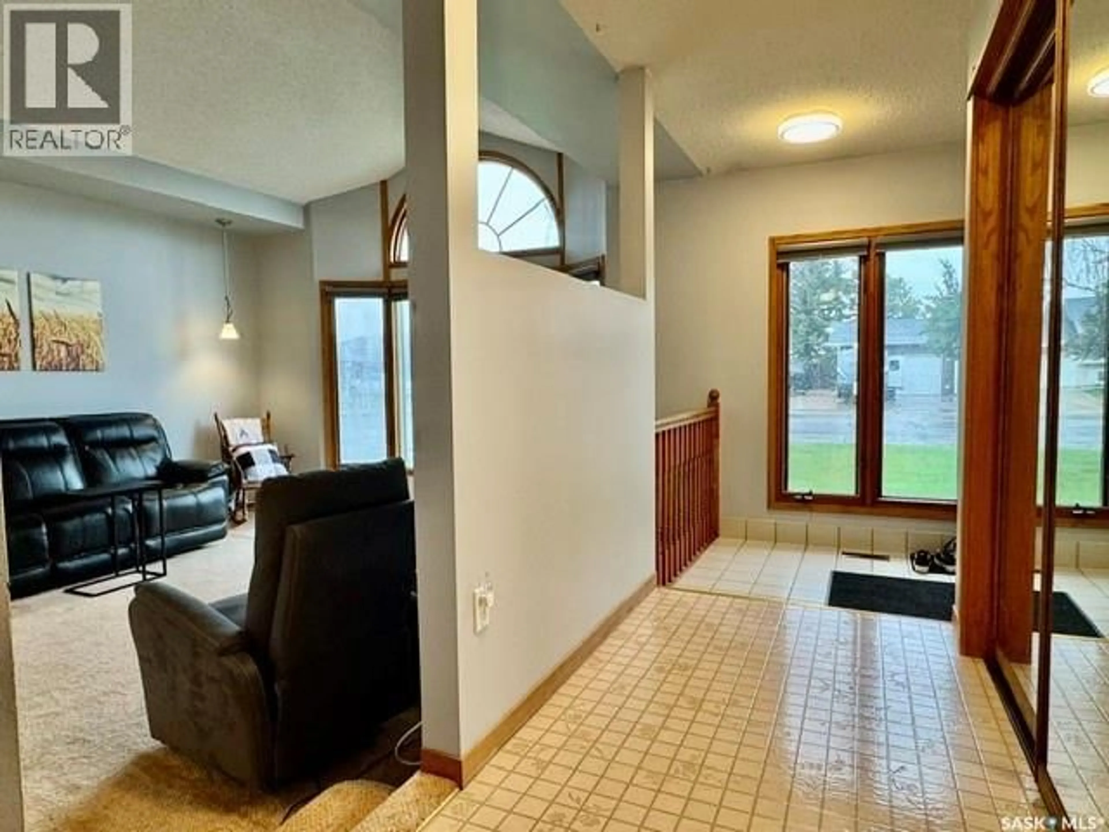 Indoor foyer for 22 SWAIN CRESCENT, Humboldt Saskatchewan S0K2A0