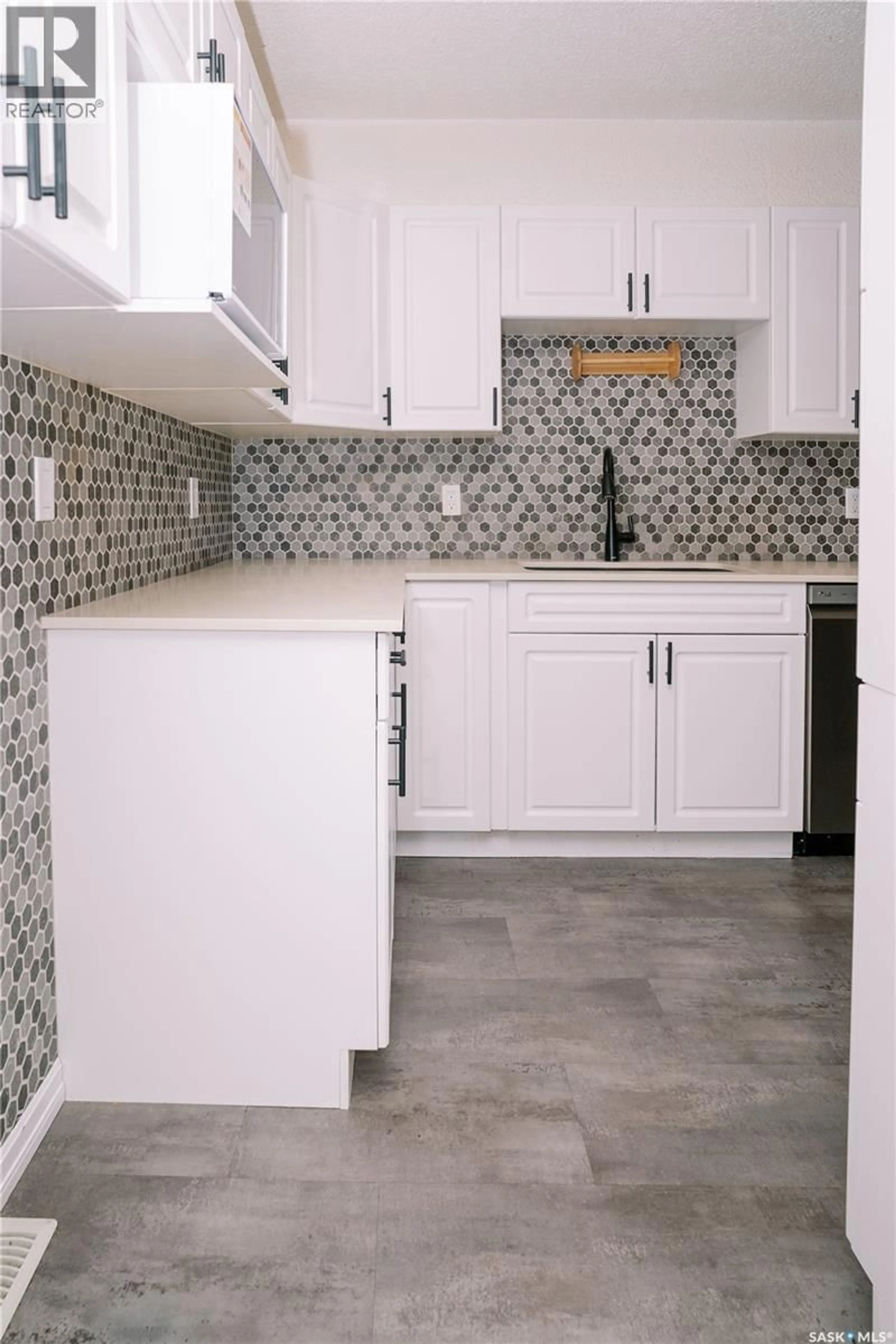 Contemporary kitchen, ceramic/tile floor for 510 - 416 PRAIRIE AVENUE, Saskatoon Saskatchewan S7N2V4