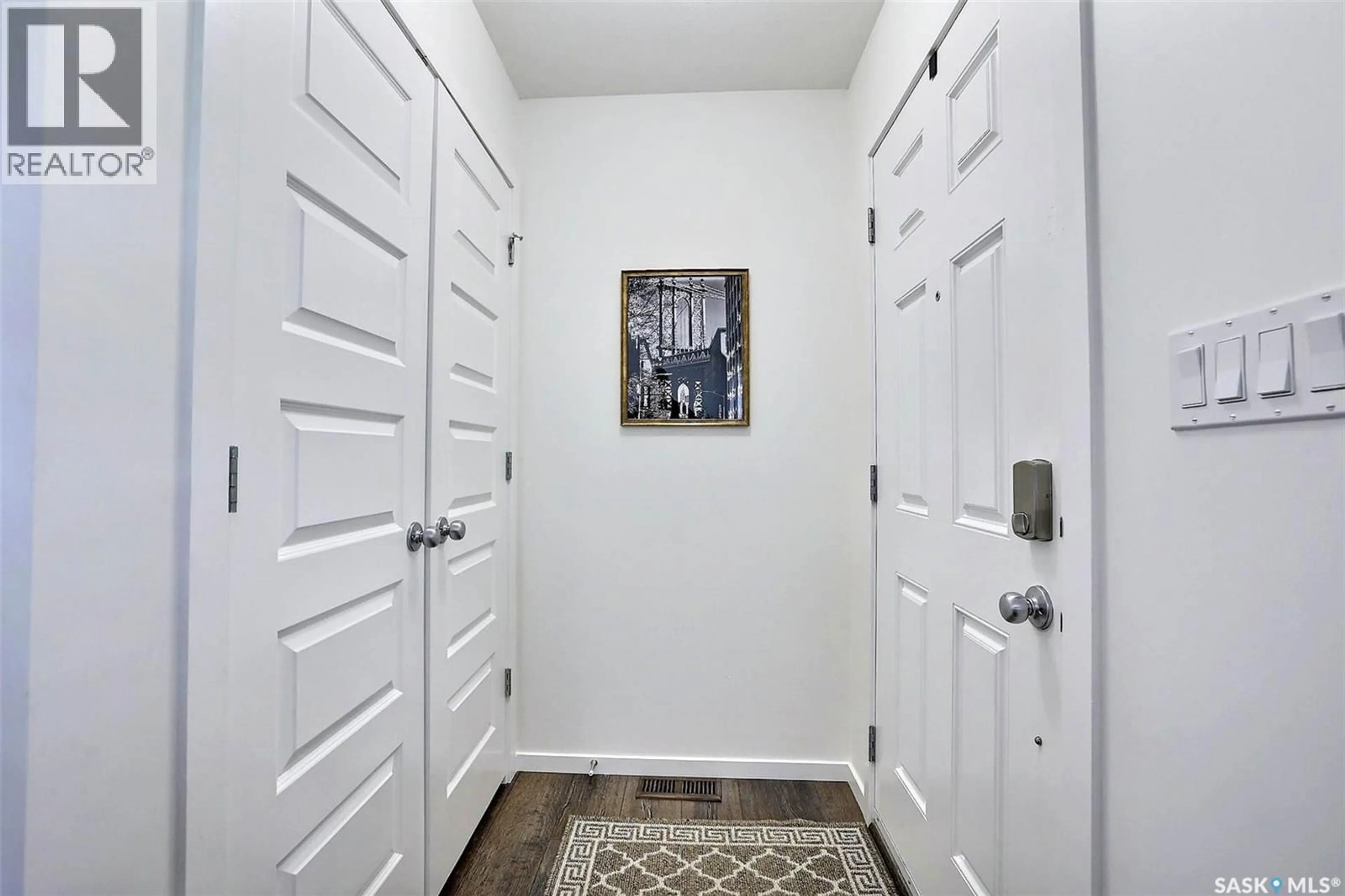 Indoor entryway for E - 5417 GREEN BROOKS WAY, Regina Saskatchewan S4V3M4