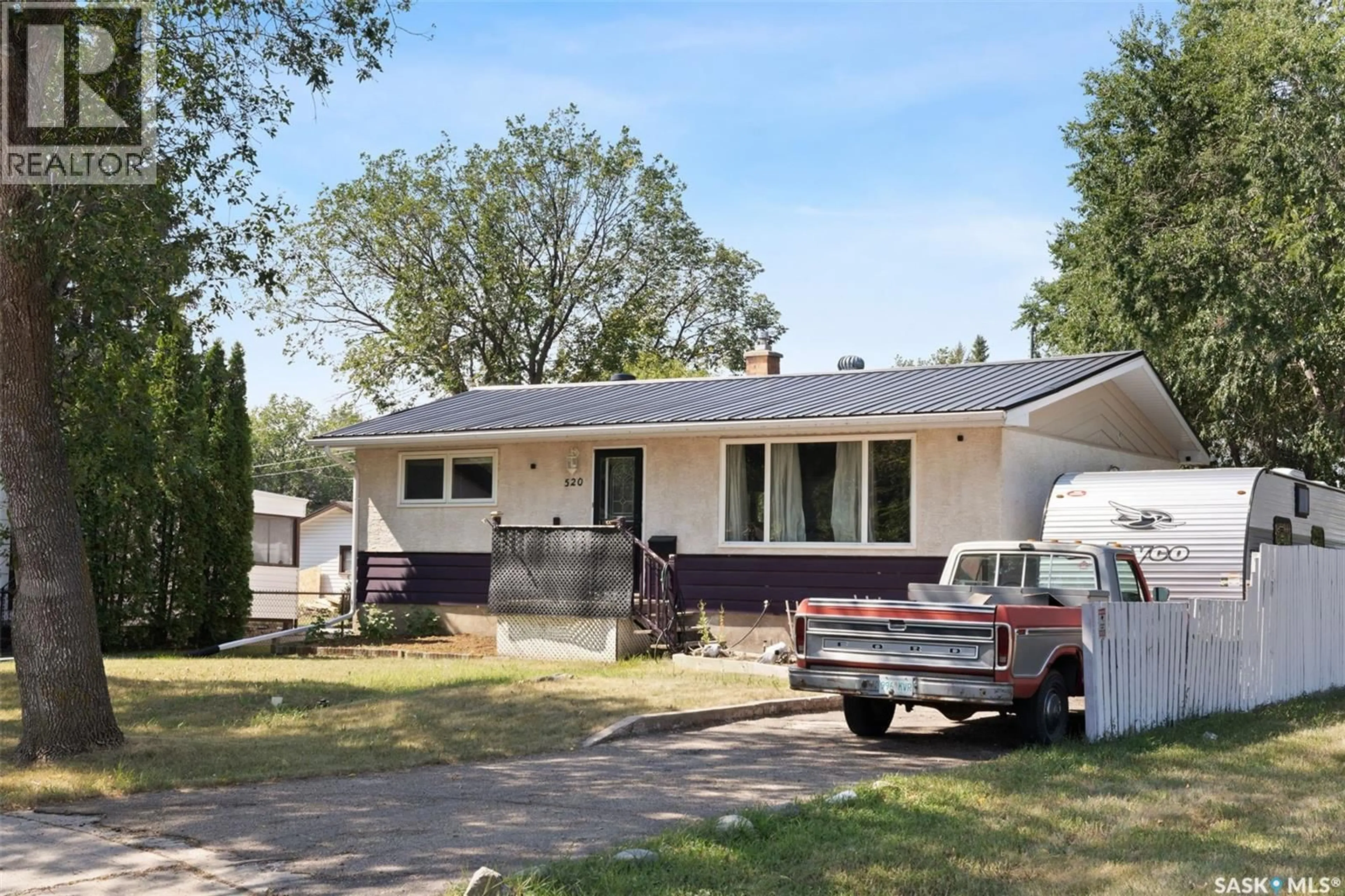 Home with vinyl exterior material, street for 520 MONTAGUE STREET, Regina Saskatchewan S4R3W5