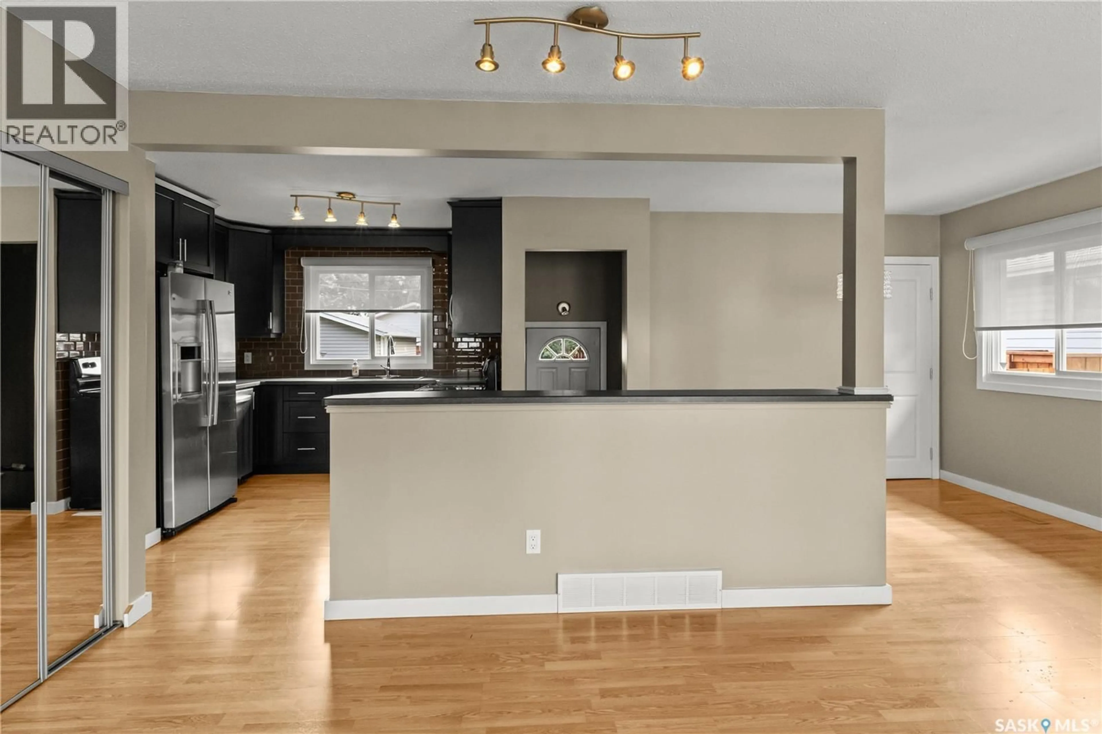 Open concept kitchen, unknown for 324 Y AVENUE, Saskatoon Saskatchewan S7L3K9