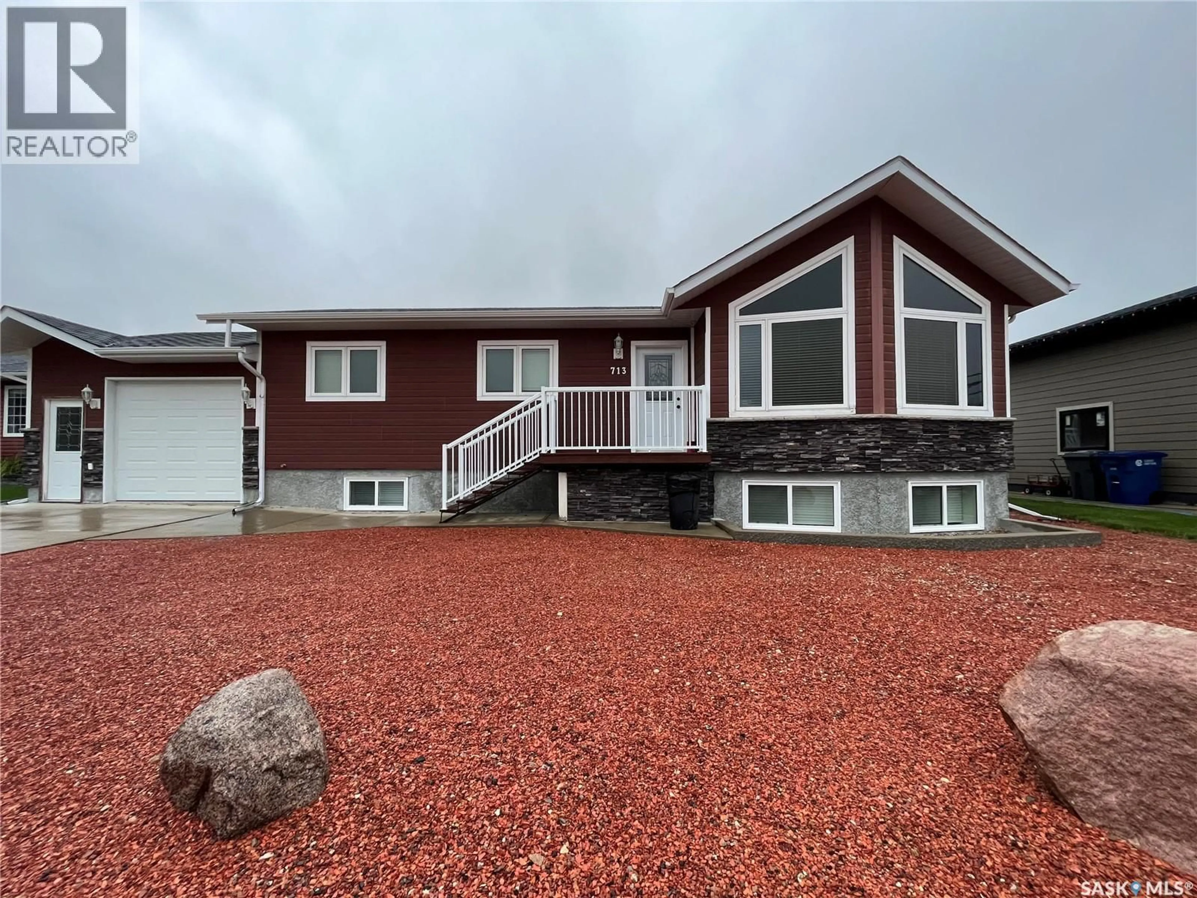 Home with vinyl exterior material, unknown for 713 ST MARY STREET, Esterhazy Saskatchewan S0A0X0
