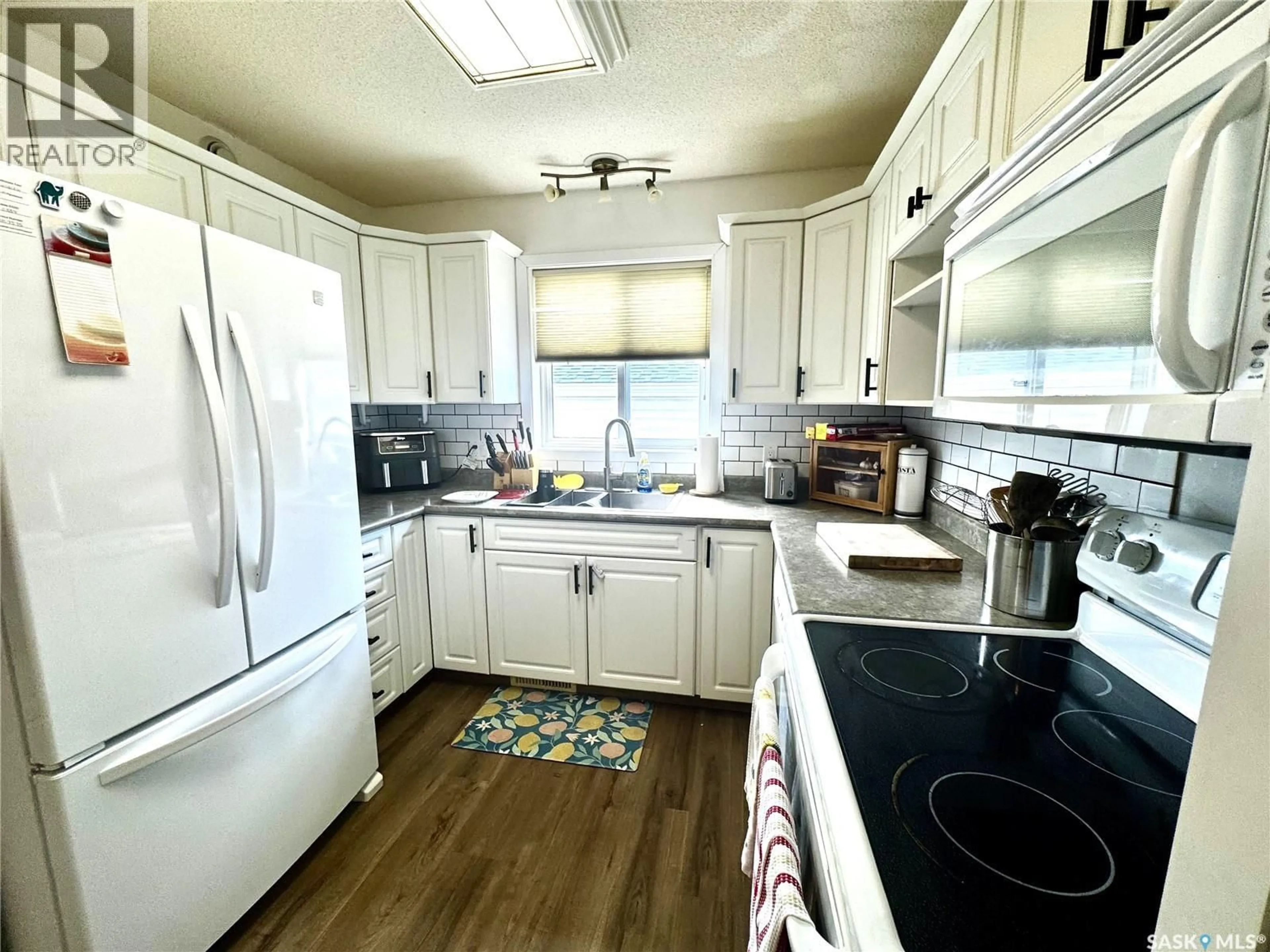 Unknown for 518 6TH AVENUE, Swift Current Saskatchewan S9H0Y6