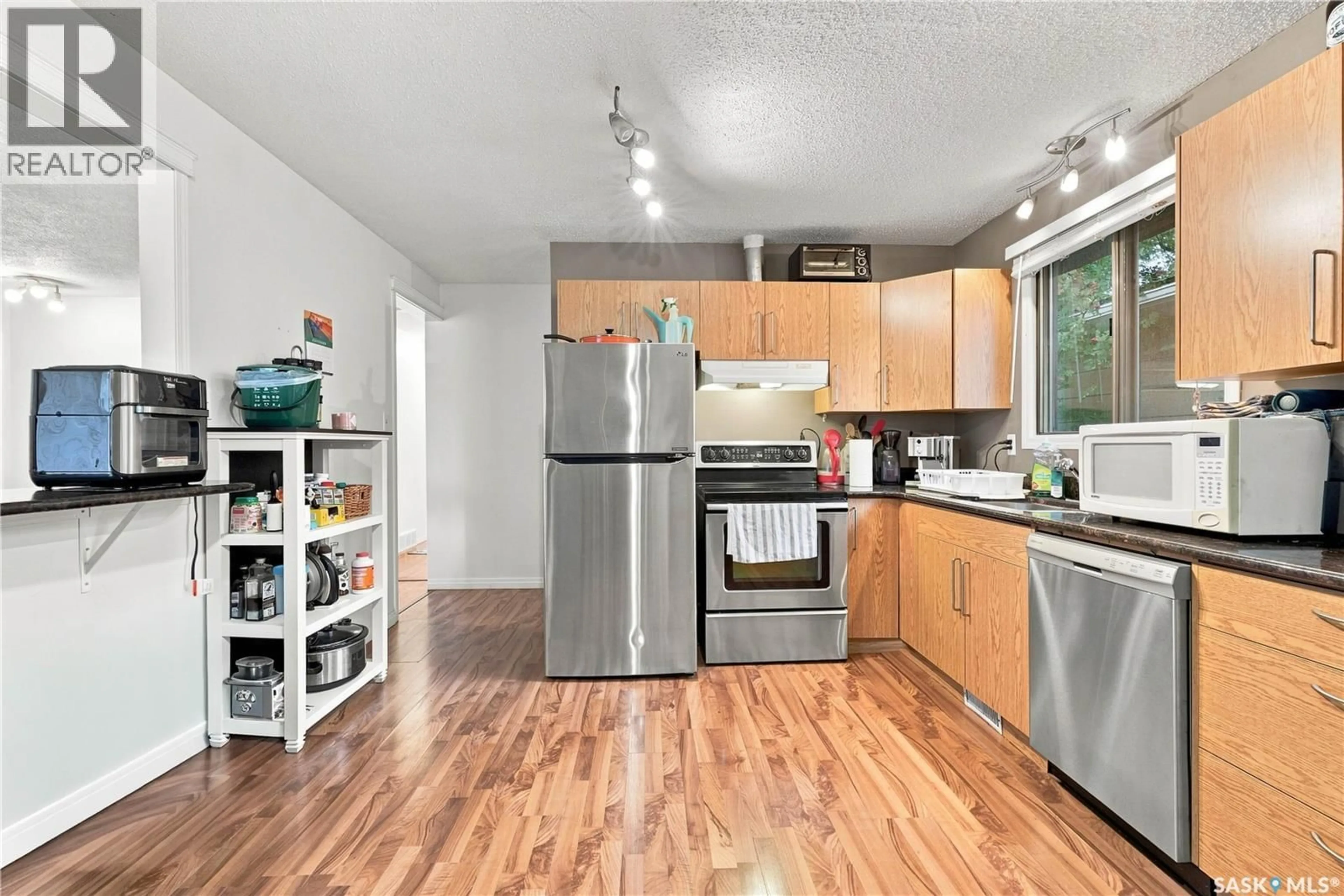 Standard kitchen, wood/laminate floor for 1614 ARLINGTON AVENUE, Saskatoon Saskatchewan S7H2Y5