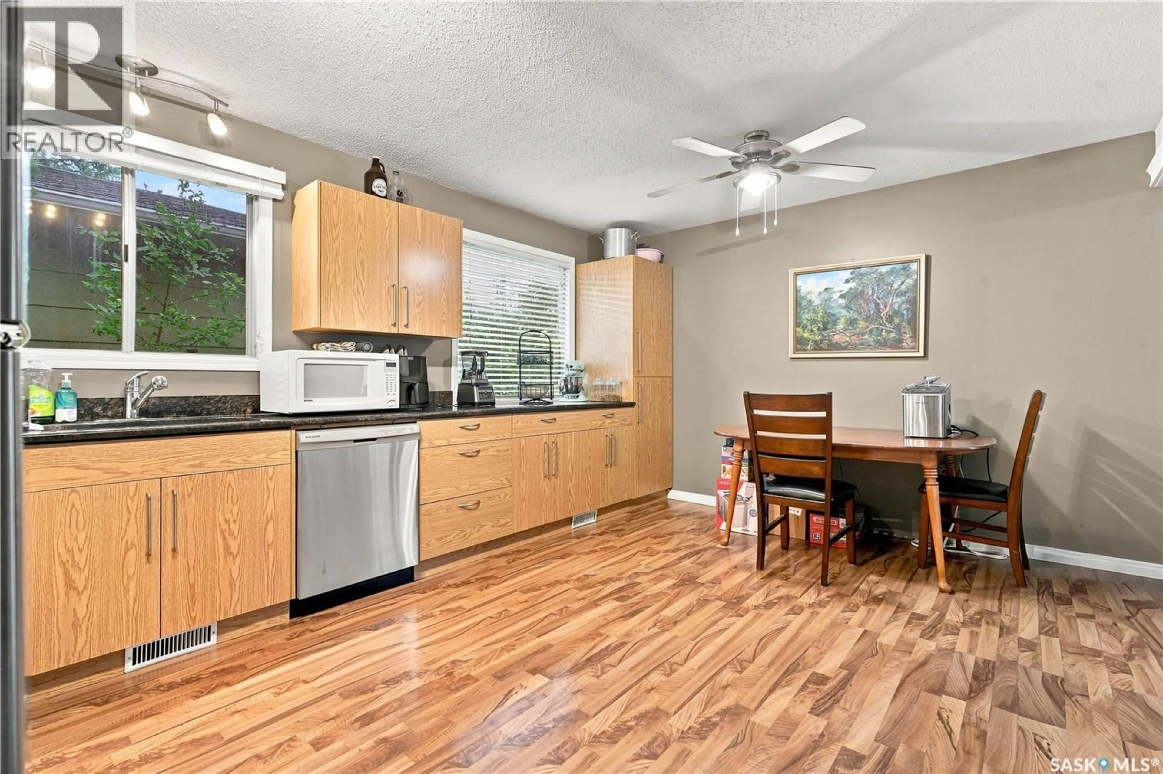 Open concept kitchen, unknown for 1614 ARLINGTON AVENUE, Saskatoon Saskatchewan S7H2Y5