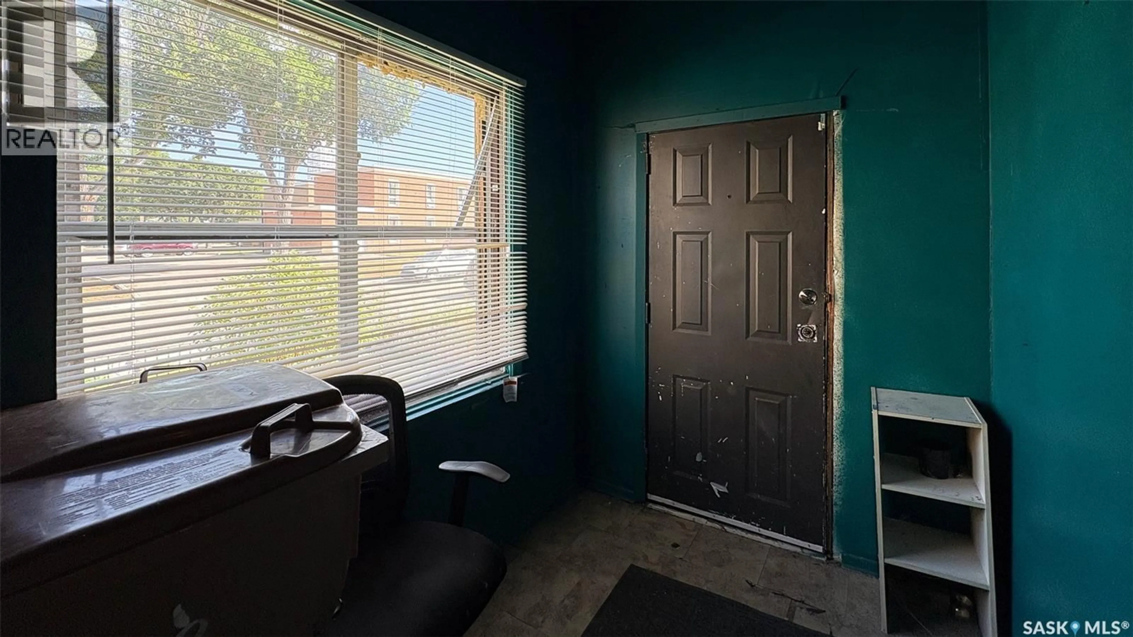 A pic of a room for 2034 QUEBEC STREET, Regina Saskatchewan S4P1J9