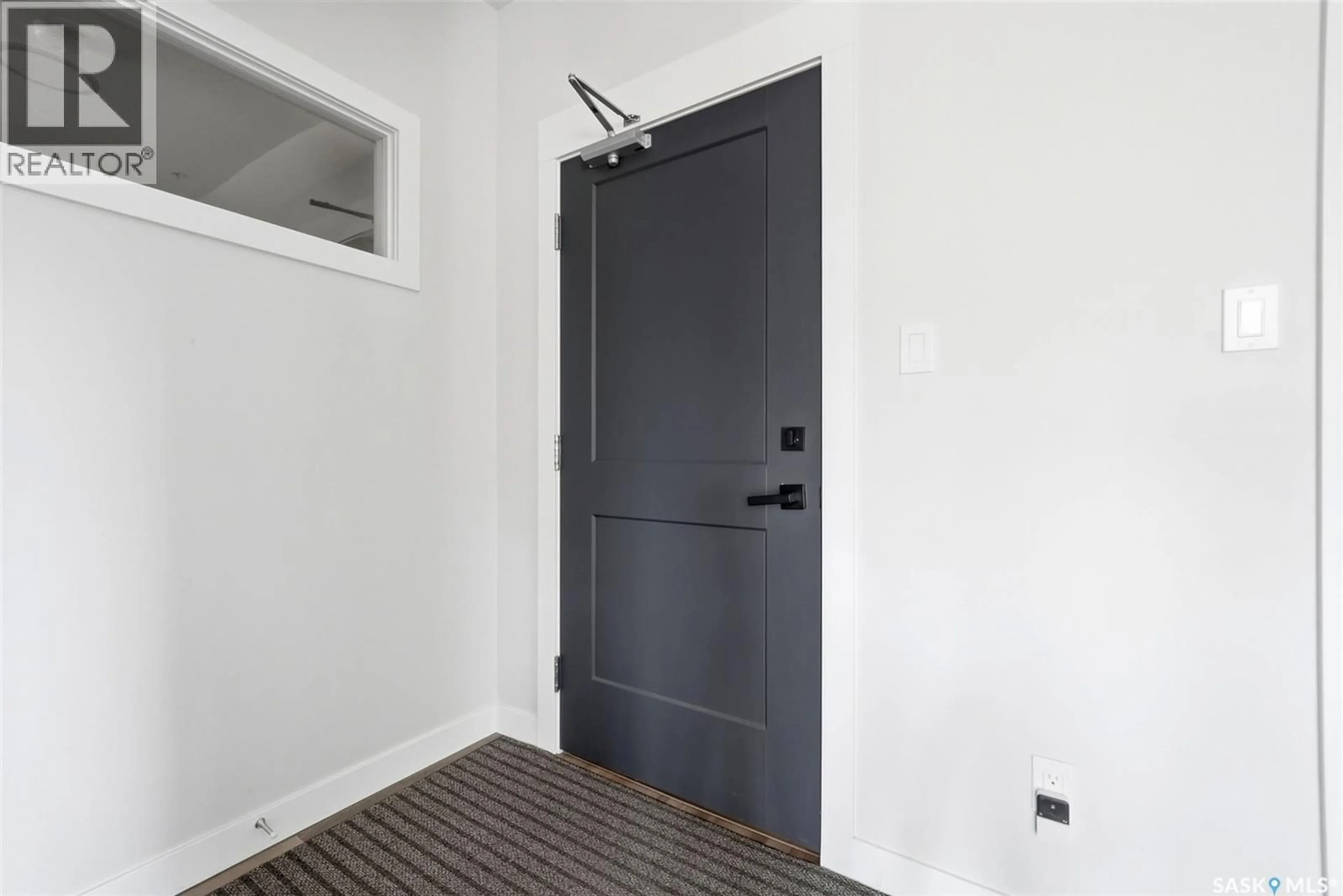 Indoor entryway for 218 - 3581 EVANS COURT, Regina Saskatchewan S4S7A3