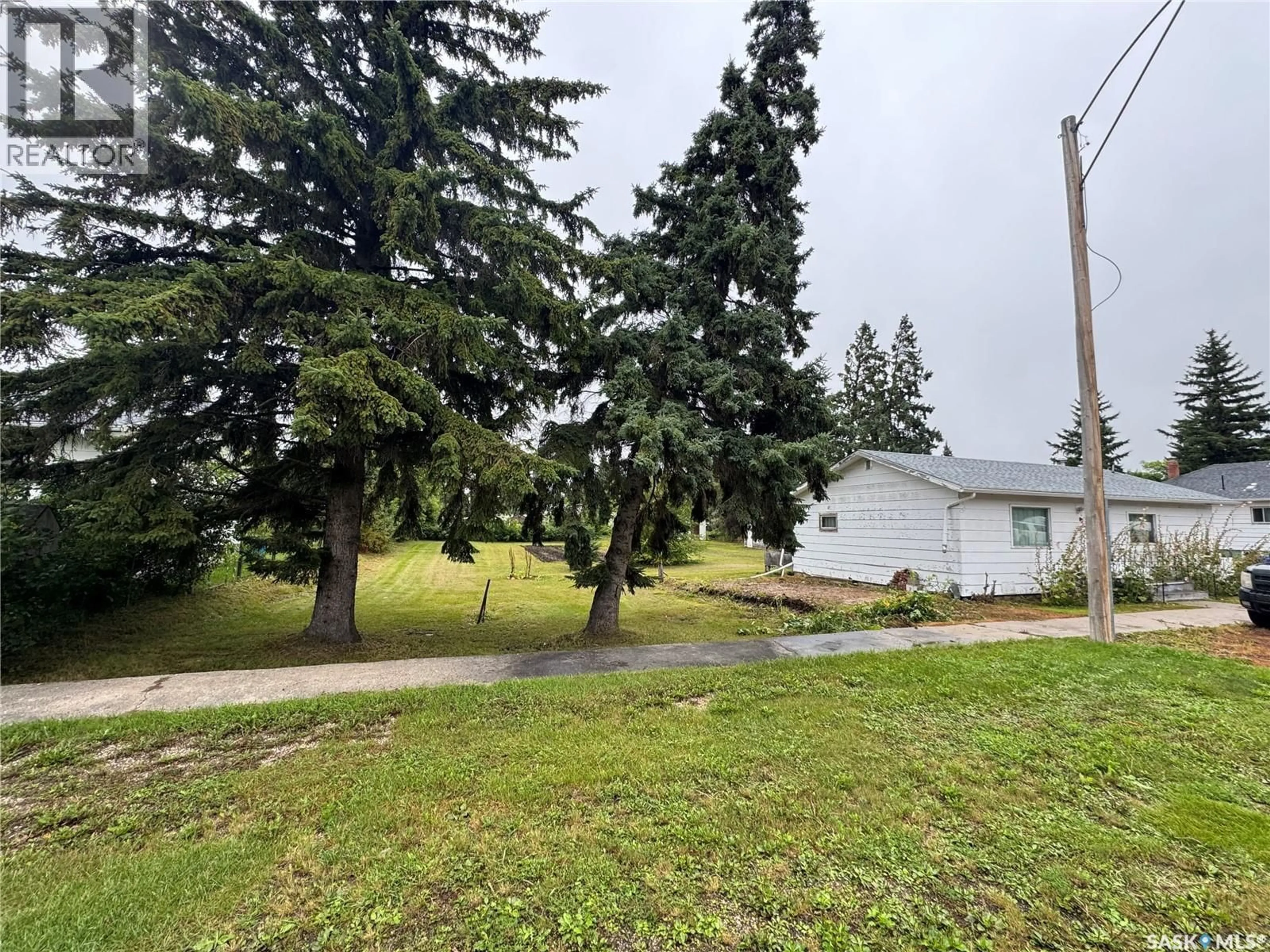 A pic from outside/outdoor area/front of a property/back of a property/a pic from drone, street for 110 HUDEK AVENUE, Hafford Saskatchewan S0J1A0