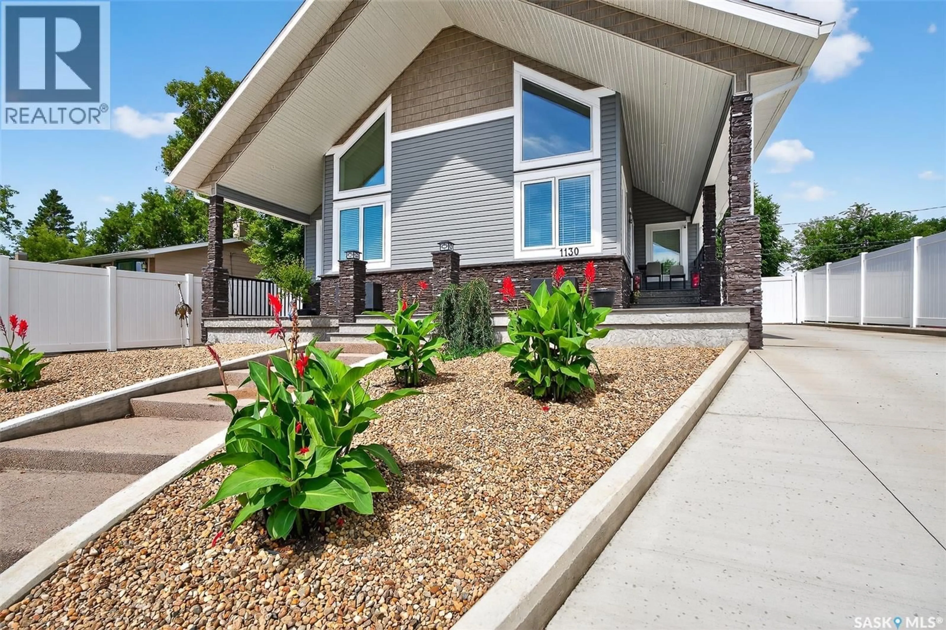 Home with vinyl exterior material, street for 1130 STADACONA STREET, Moose Jaw Saskatchewan S6H2B3