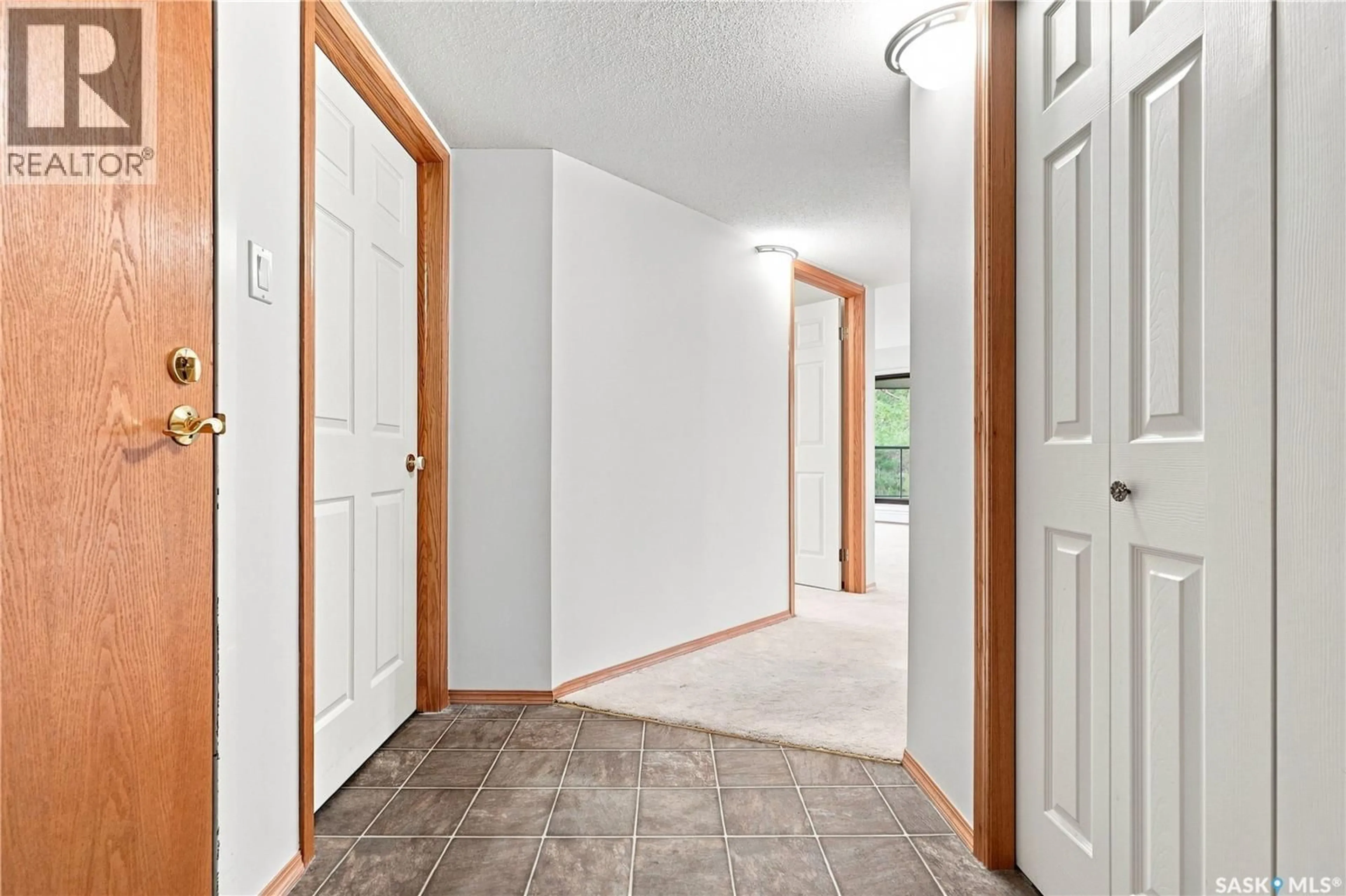 Indoor entryway for E - 202 2305 ADELAIDE STREET, Saskatoon Saskatchewan S7J5H6