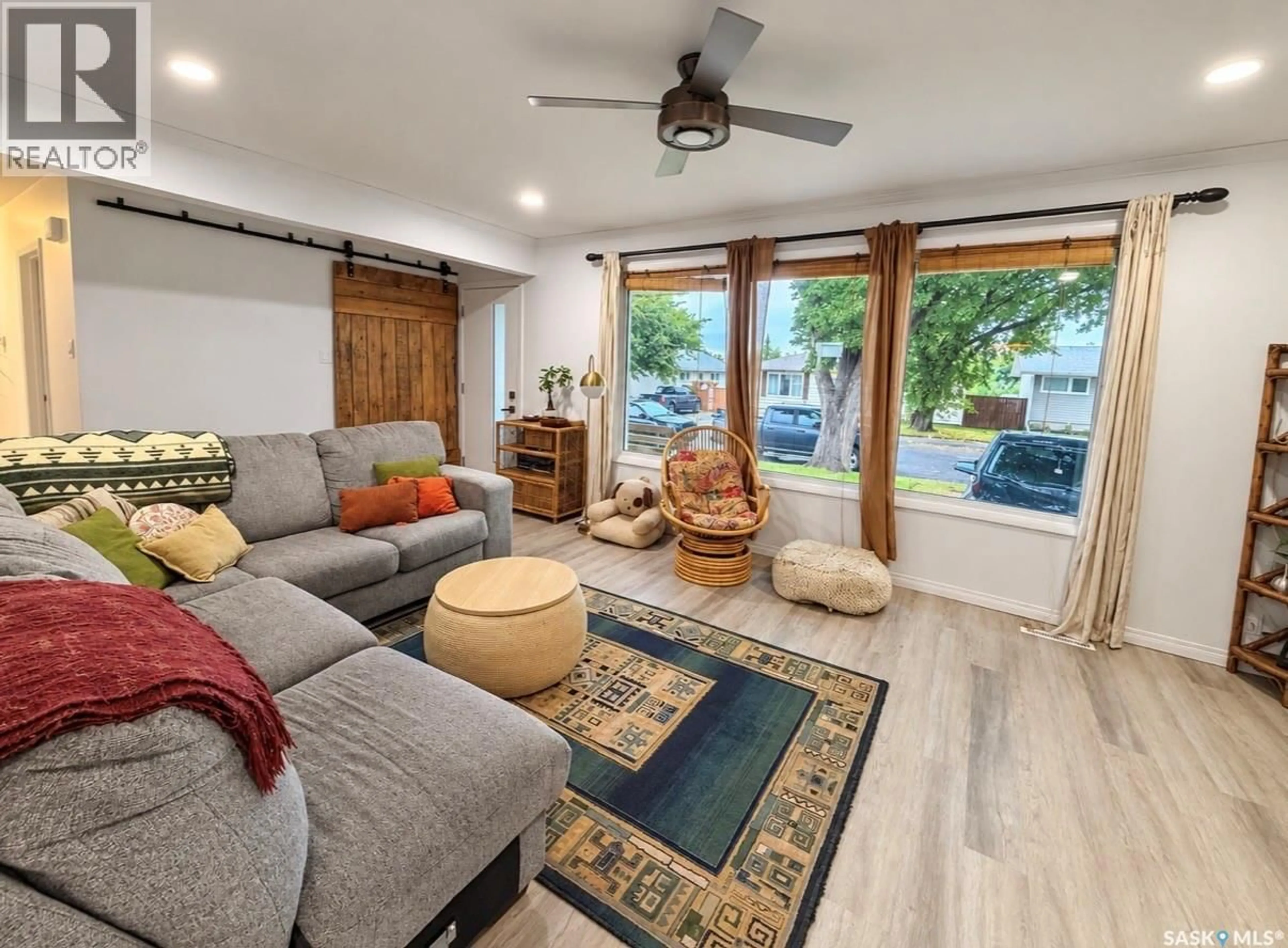 Living room with furniture, unknown for 270 CONLIN DRIVE, Swift Current Saskatchewan S9H3A8