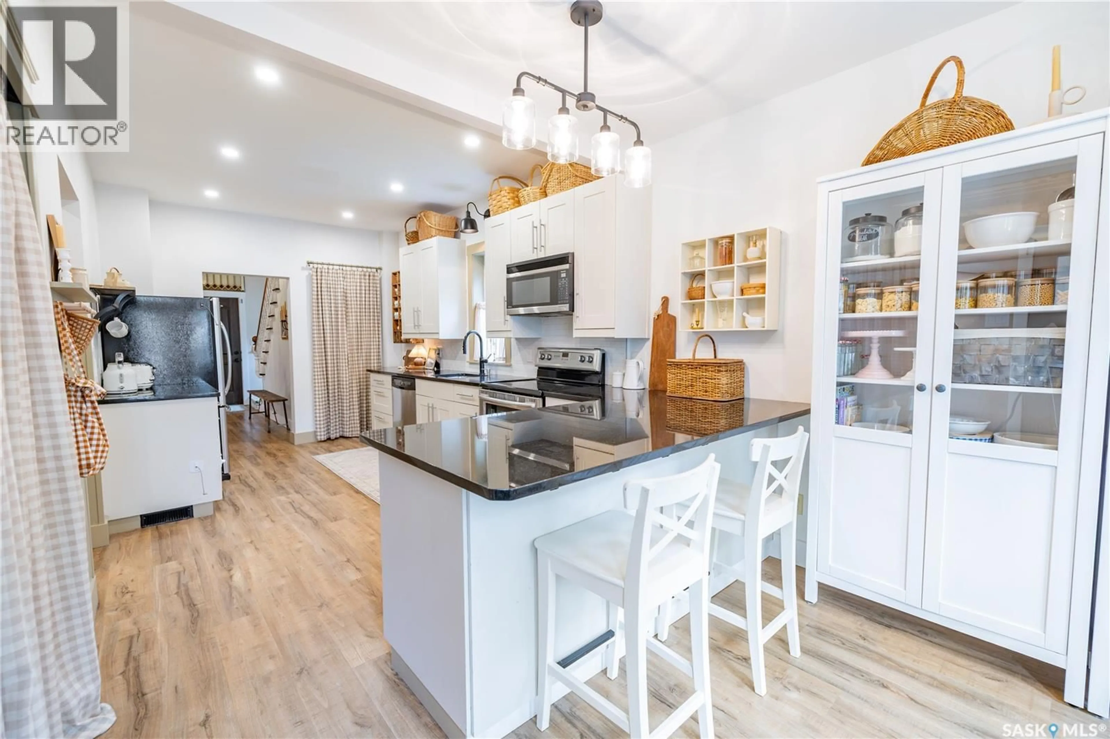 Open concept kitchen, unknown for 208 1ST STREET, Dundurn Saskatchewan S0K1K0