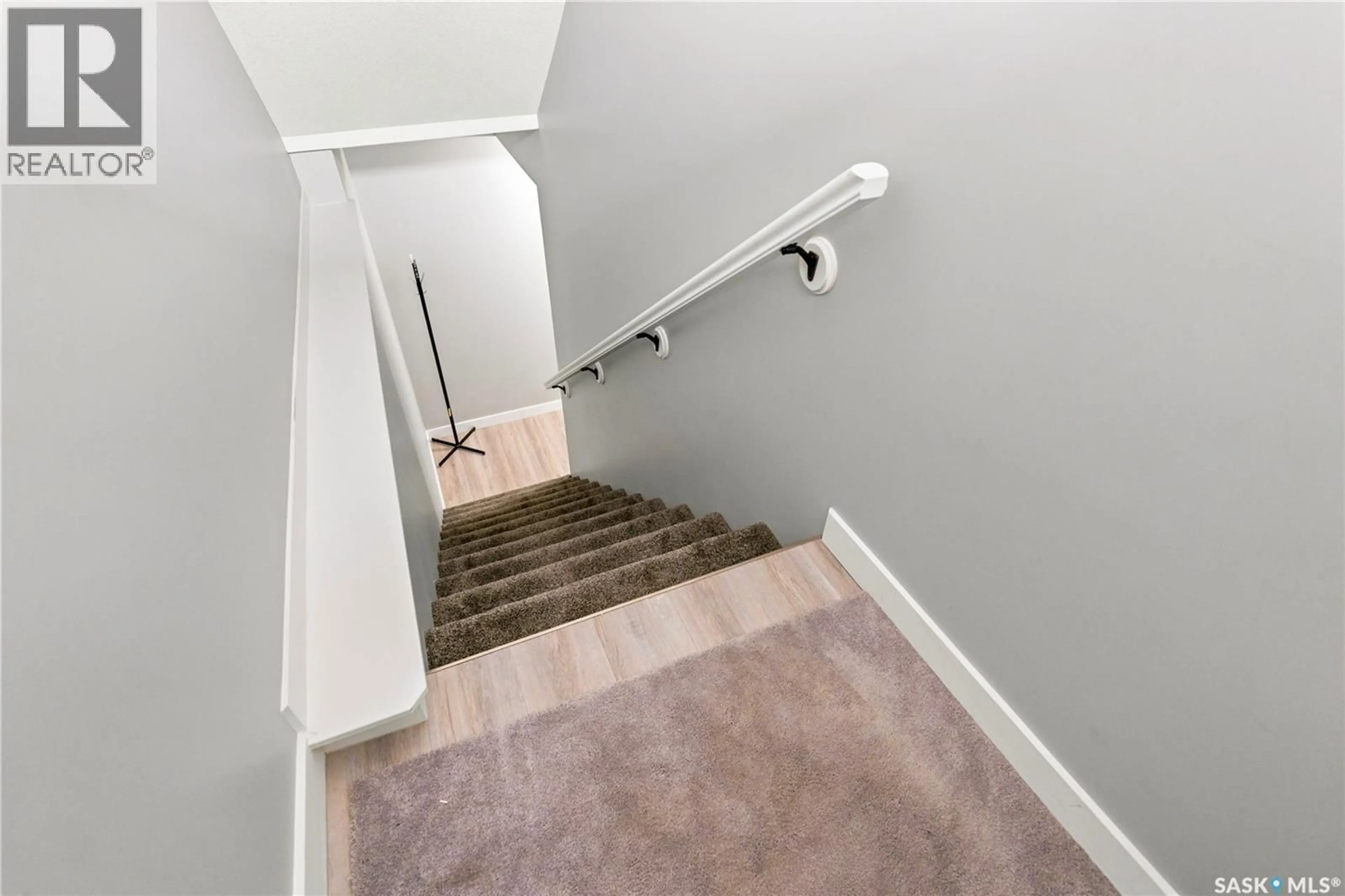 Stairs for 4850 - 33 HARBOUR LANDING DRIVE, Regina Saskatchewan S4W0K9