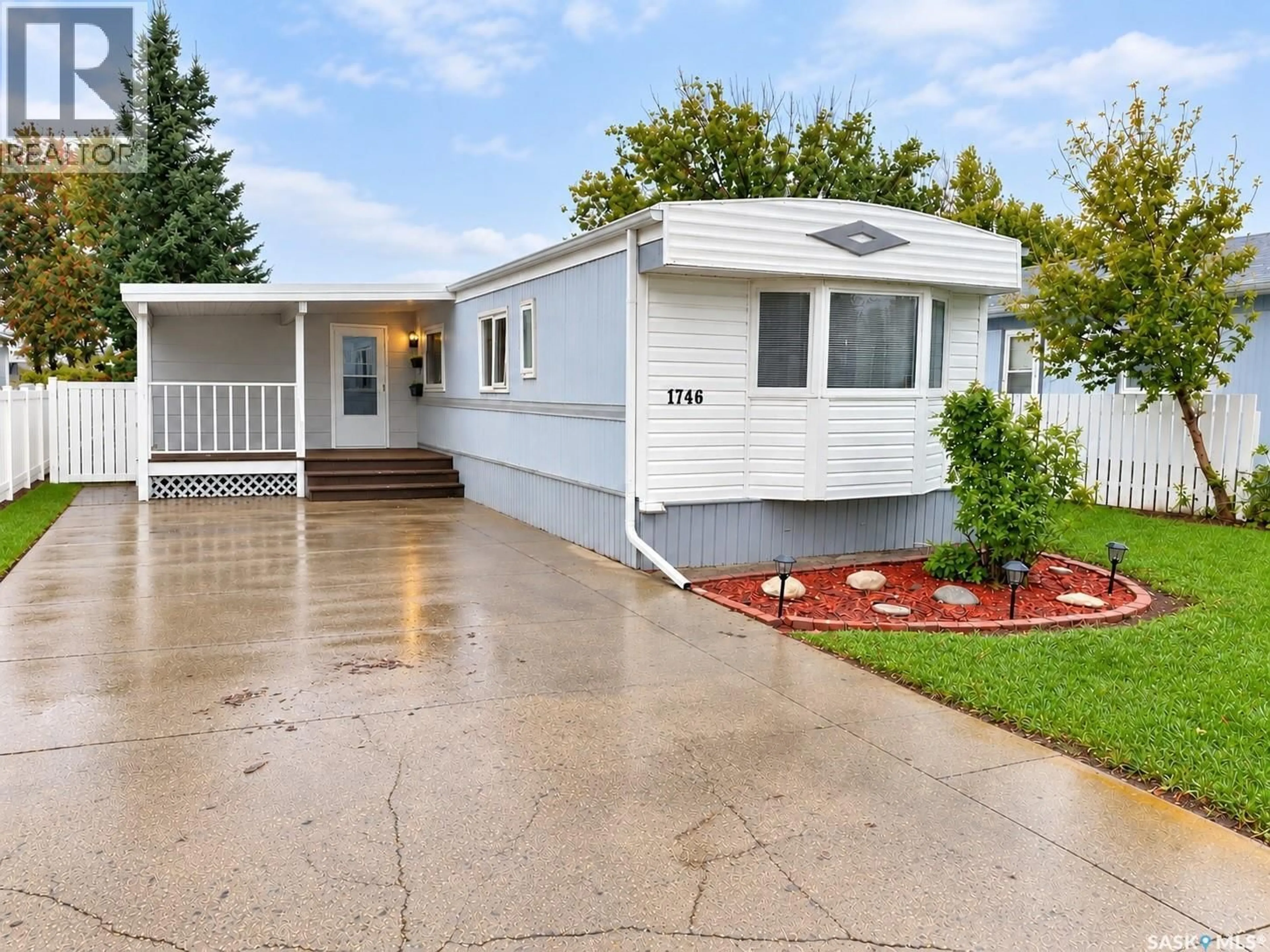 Home with vinyl exterior material, unknown for 1746 COTEAU AVENUE, Weyburn Saskatchewan S4H2R7