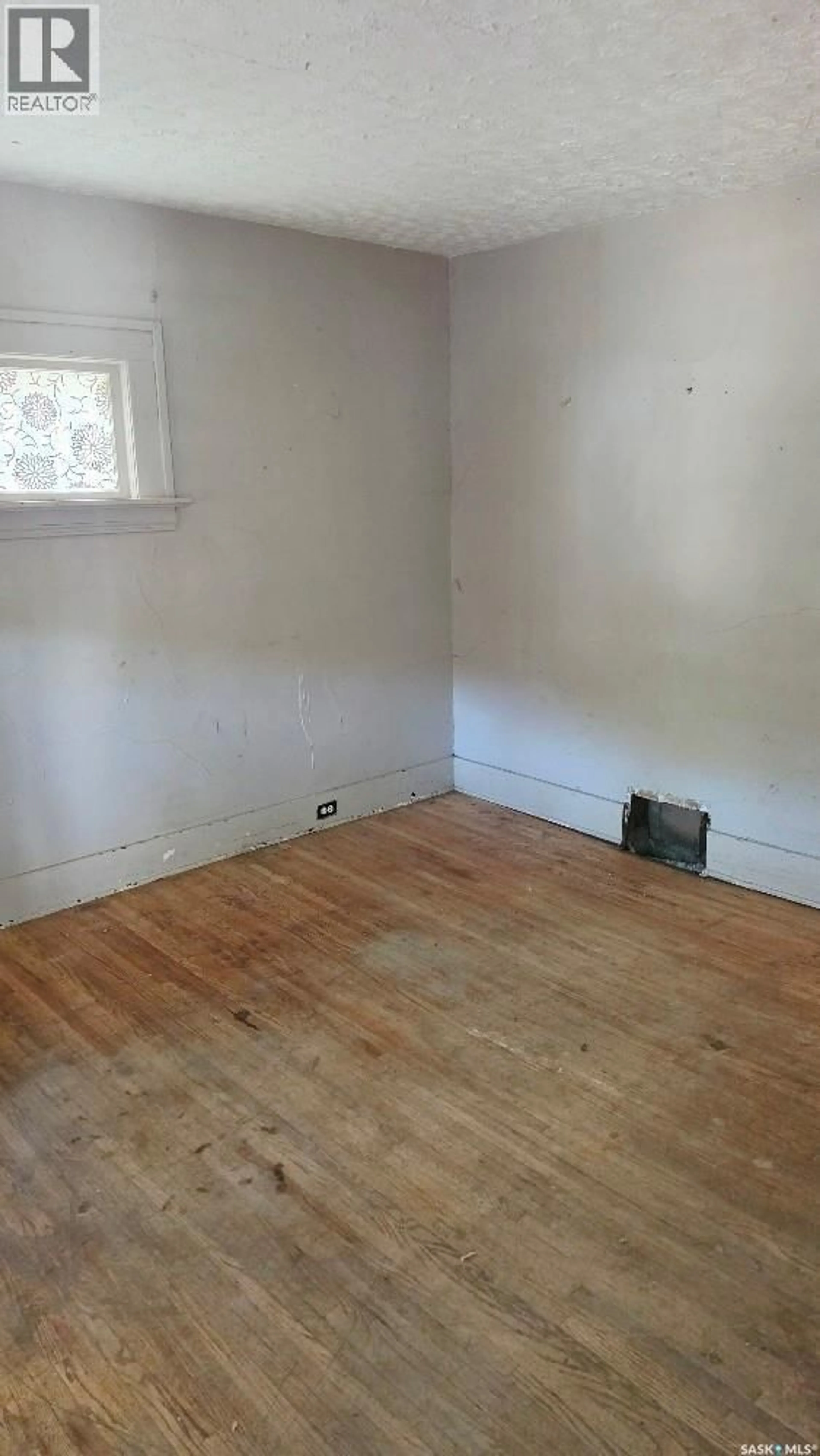 A pic of a room for 1256 KING STREET, Regina Saskatchewan S4T4E9