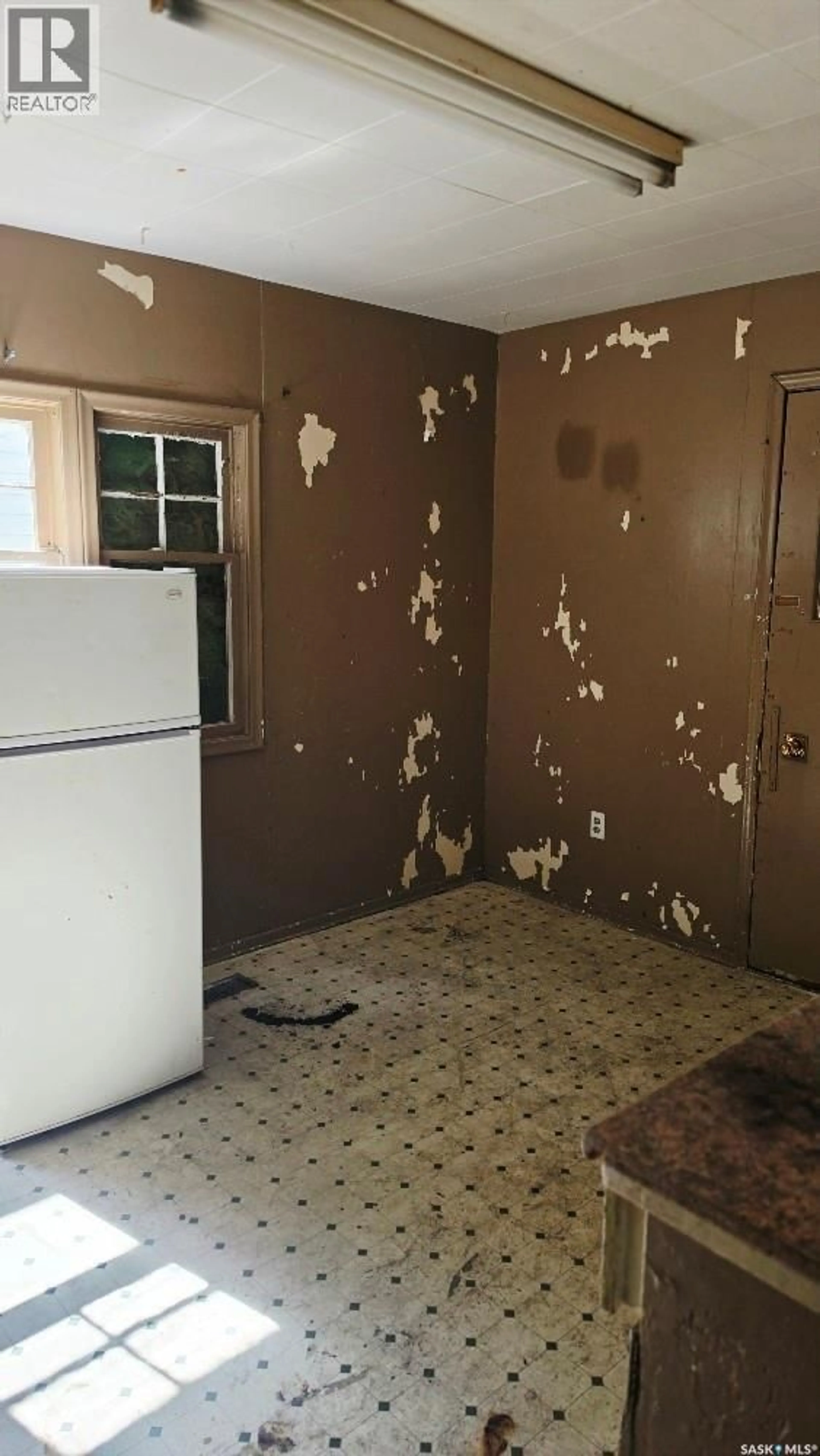 A pic of a room for 1256 KING STREET, Regina Saskatchewan S4T4E9