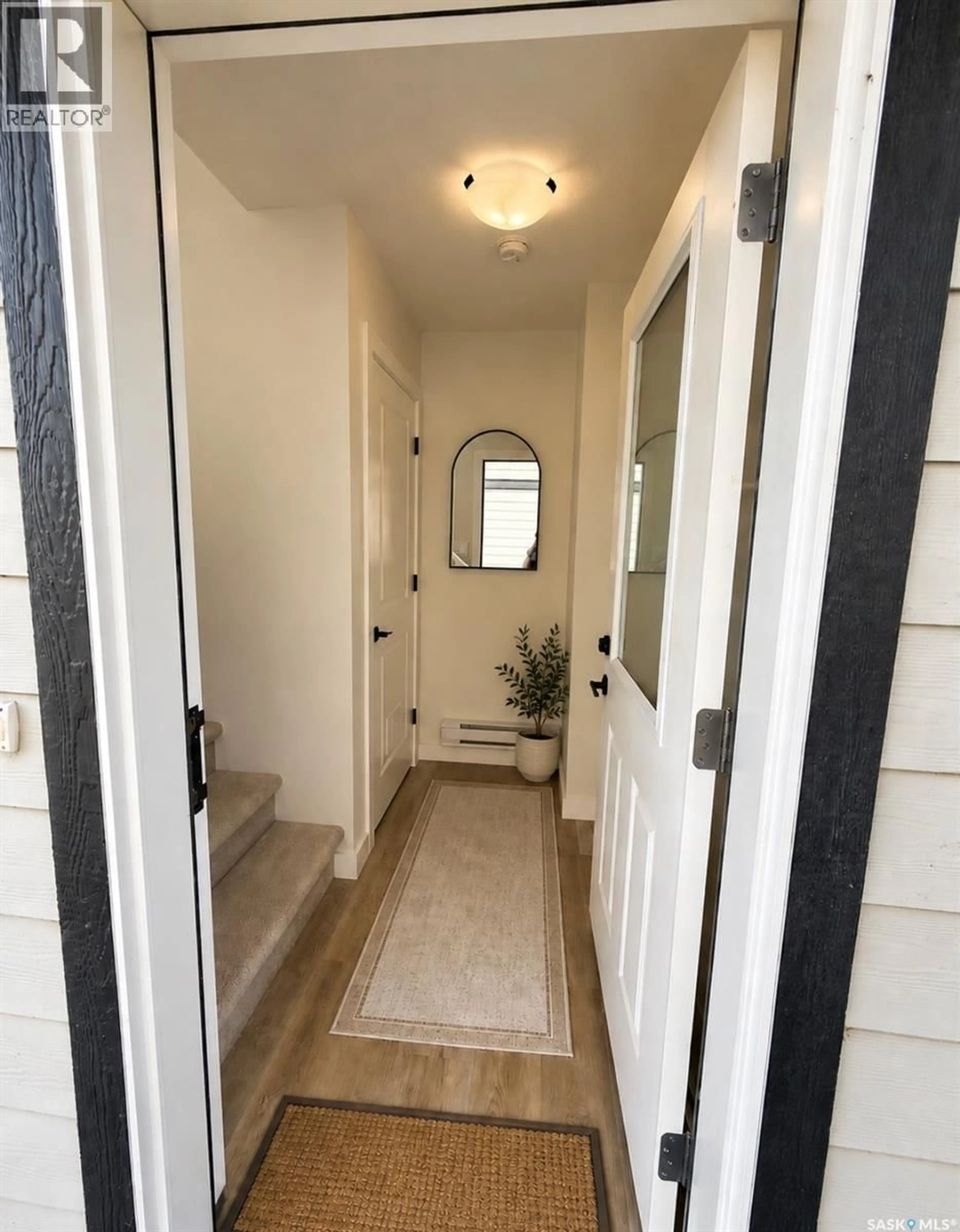Indoor entryway for 651 - 23 DUBOIS CRESCENT, Saskatoon Saskatchewan S7V0R3