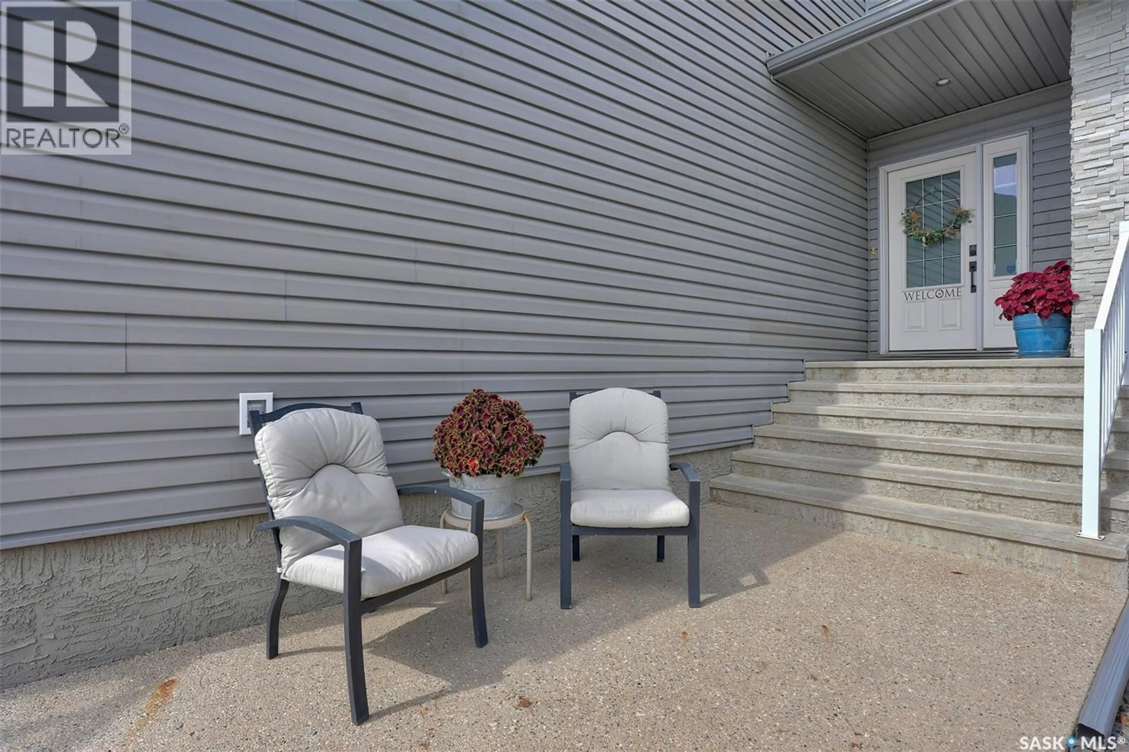 Patio, street for 4559 SOLIE CRESCENT, Regina Saskatchewan S4X0B4