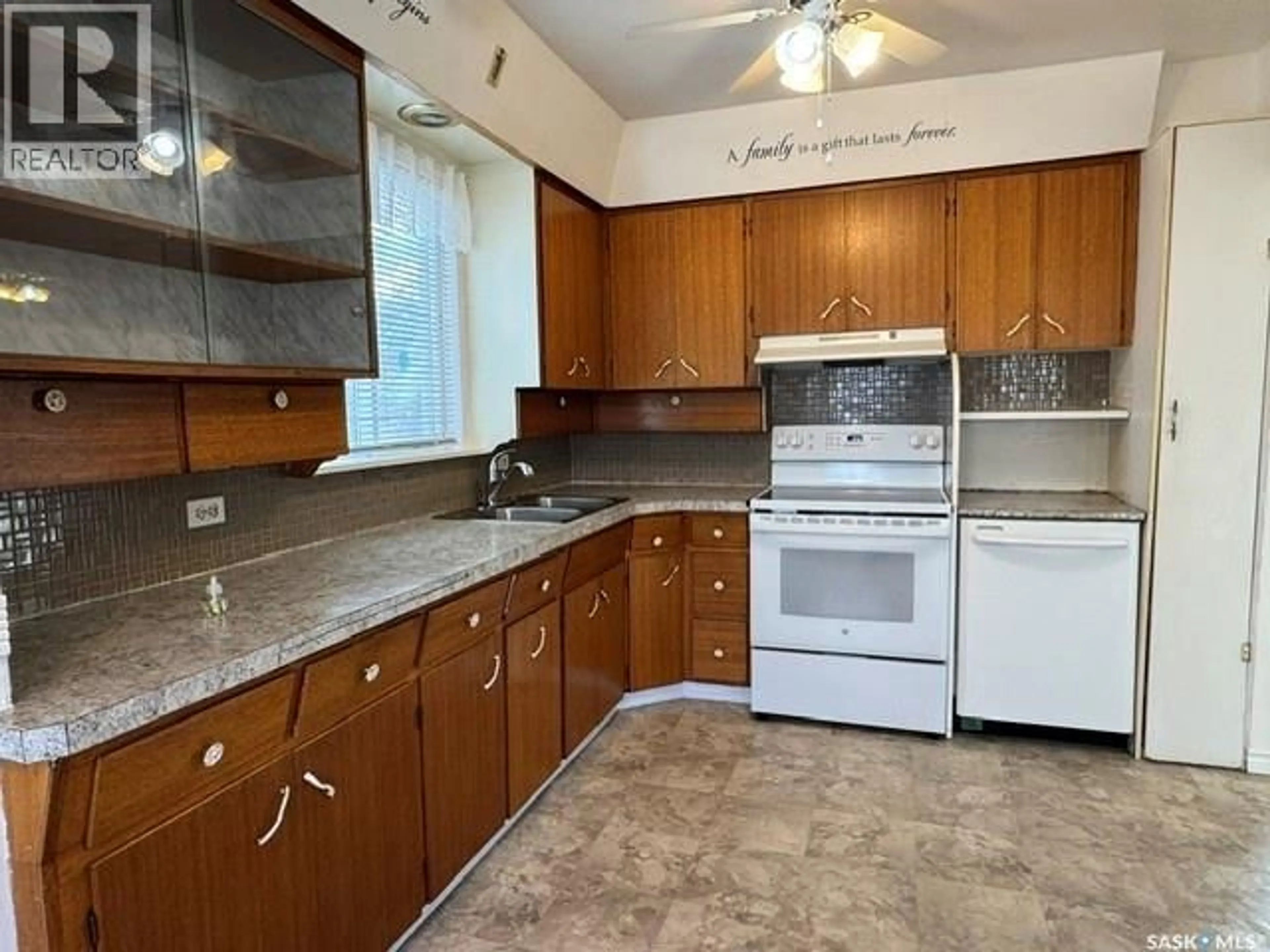 Standard kitchen, ceramic/tile floor for 826 10TH STREET, Humboldt Saskatchewan S0K2A0