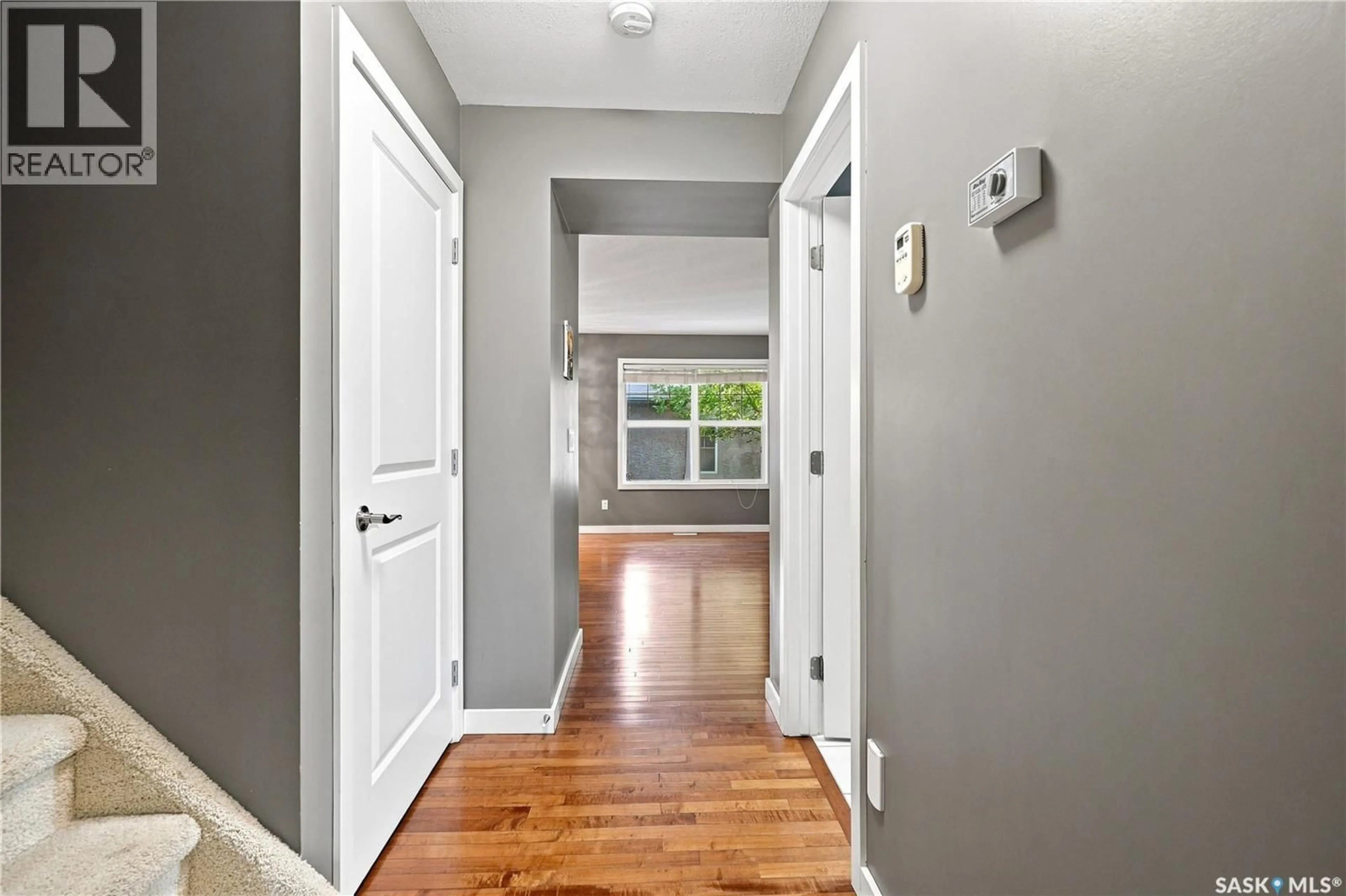 Indoor entryway for 305 - 710 GORDON ROAD, Saskatoon Saskatchewan S7T0J5