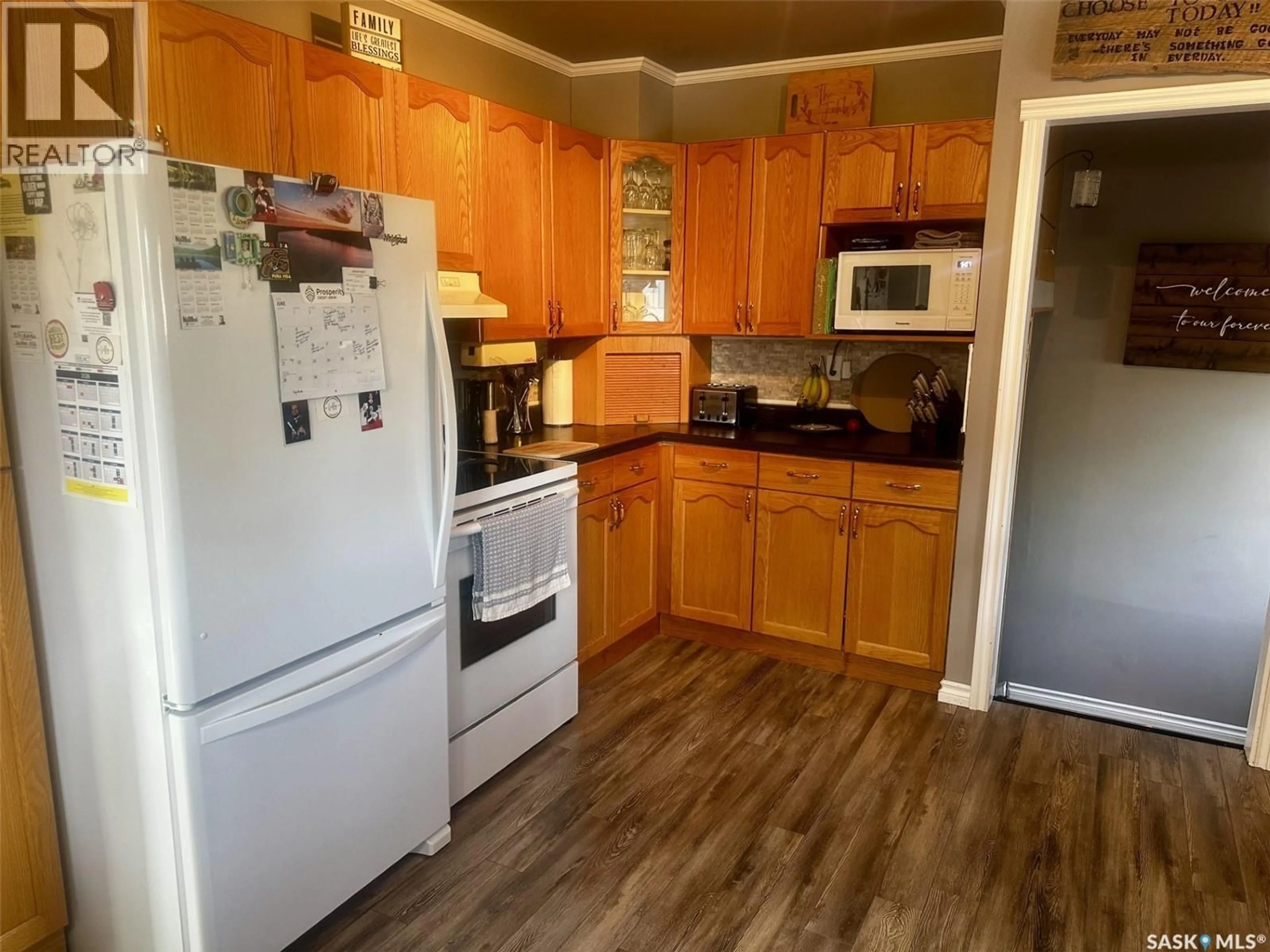 Standard kitchen, unknown for 202 WILLOW STREET, Leroy Saskatchewan S0K2P0