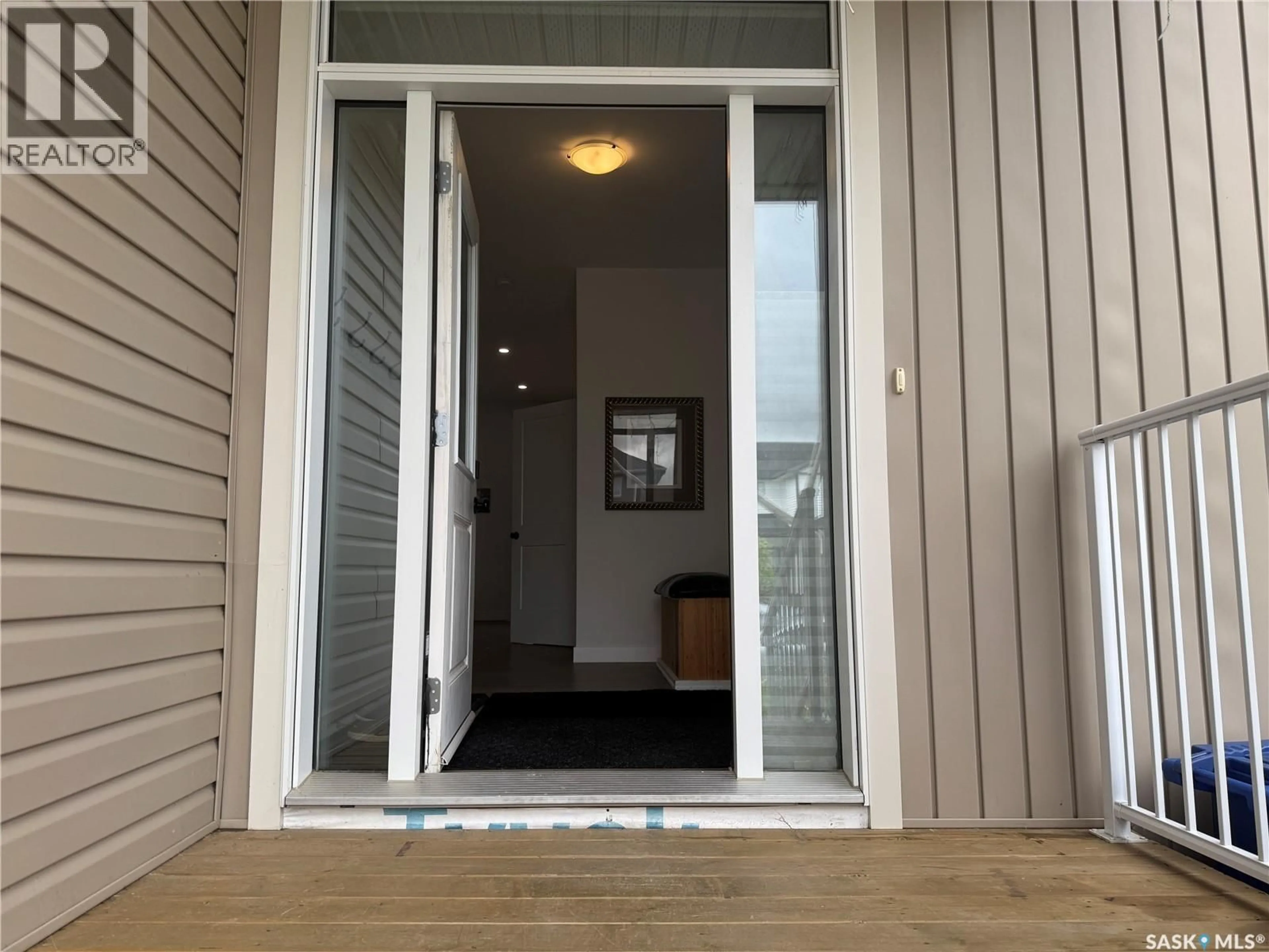 Indoor entryway for 160 ECHO LANE, Martensville Saskatchewan S0K2T1