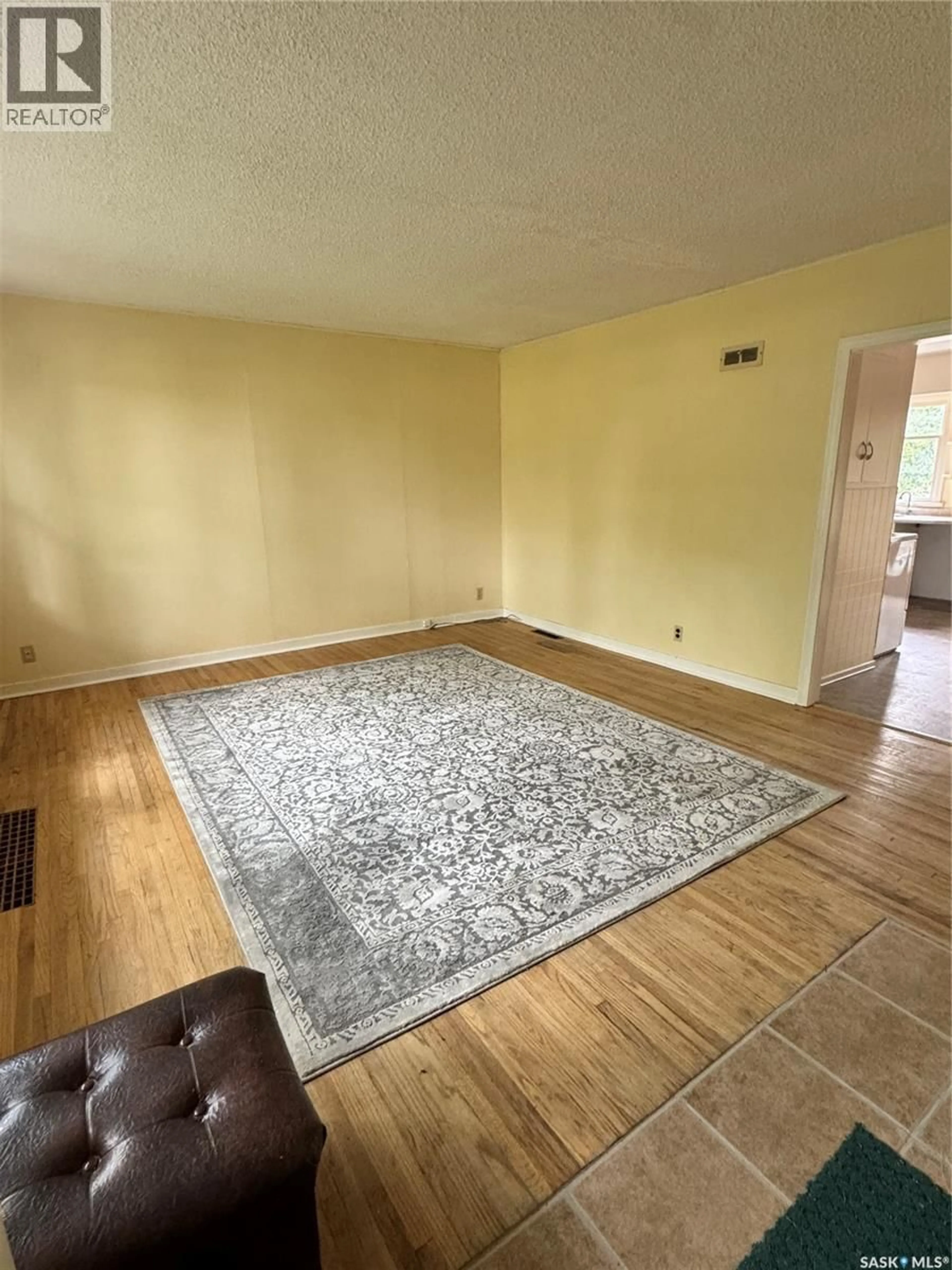 A pic of a room for 3804 20TH AVENUE, Regina Saskatchewan S4S0P4