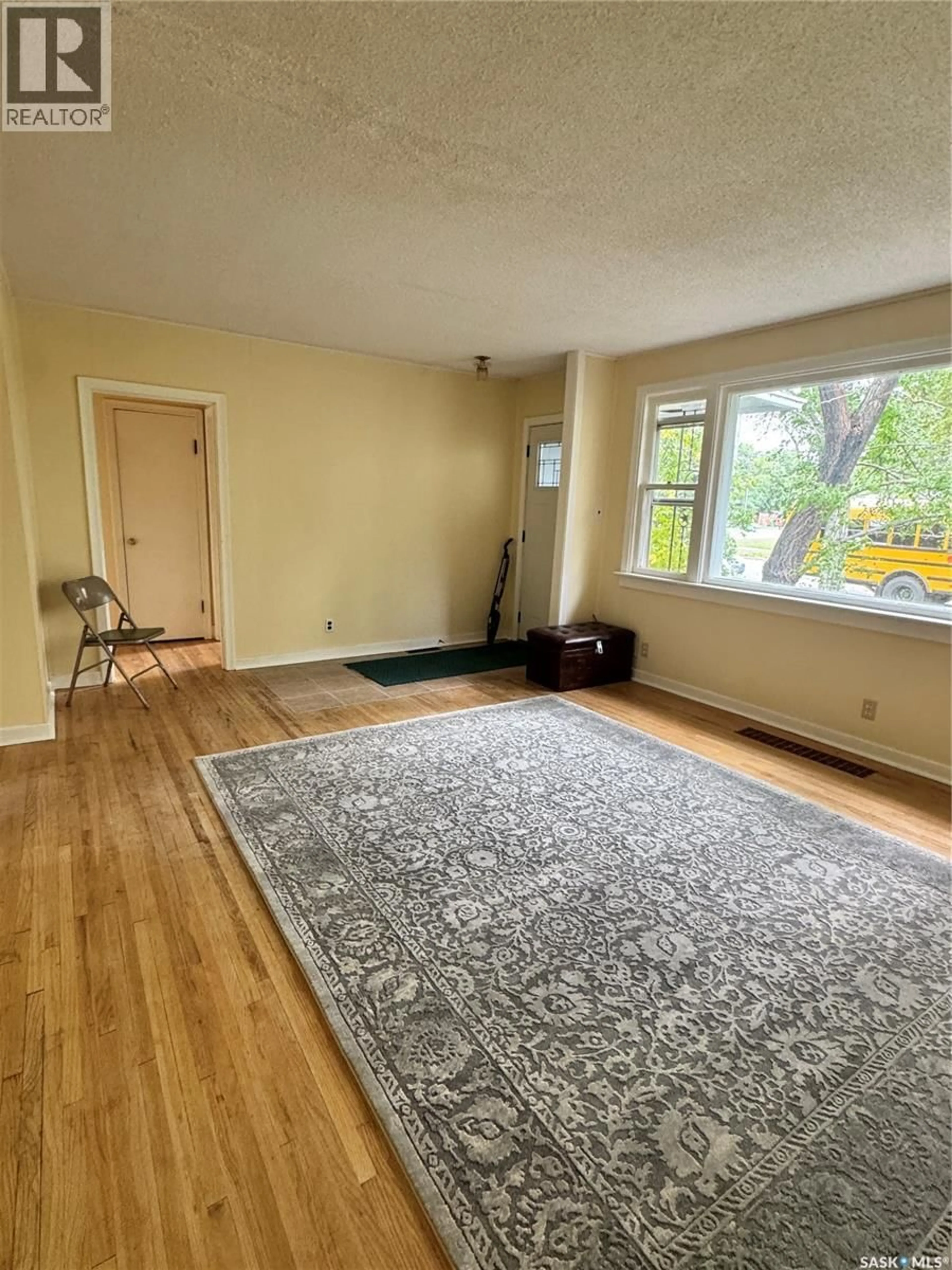 A pic of a room for 3804 20TH AVENUE, Regina Saskatchewan S4S0P4